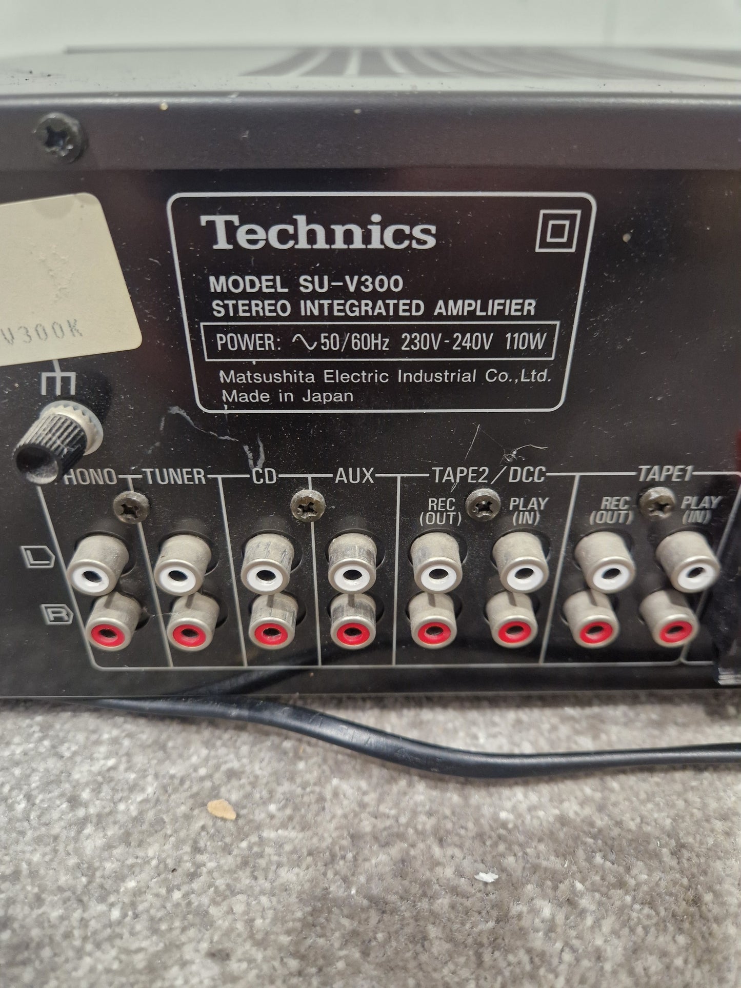 Technics SU-V300 - Stereo Integrated Amplifier, 2x30W - Spares or Repair