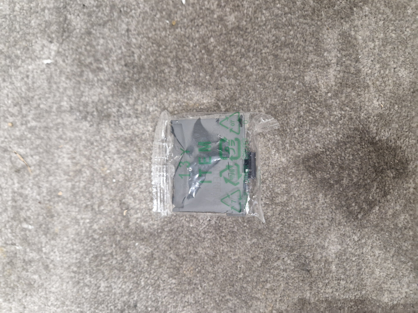 Samsung V24F39S - Curved LED Monitor - Excellent w/ Original Box & Power Supply (Read condition note)