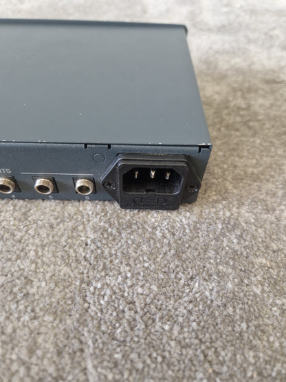 Kramer VA-50P 12V DC Rackmount Power Distributor – Spares or Repair – 6-Port AV Supply Unit