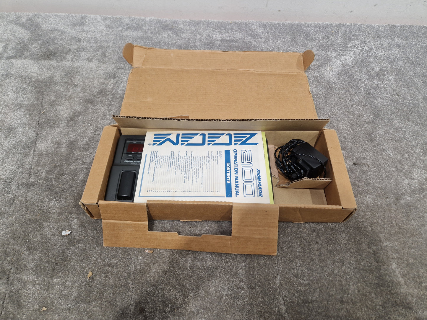 Zoom 2100 Effects Pedal - Multi-Effects, 24-bit Processing - Very Good w/ Original Box & Power Supply & Manuals