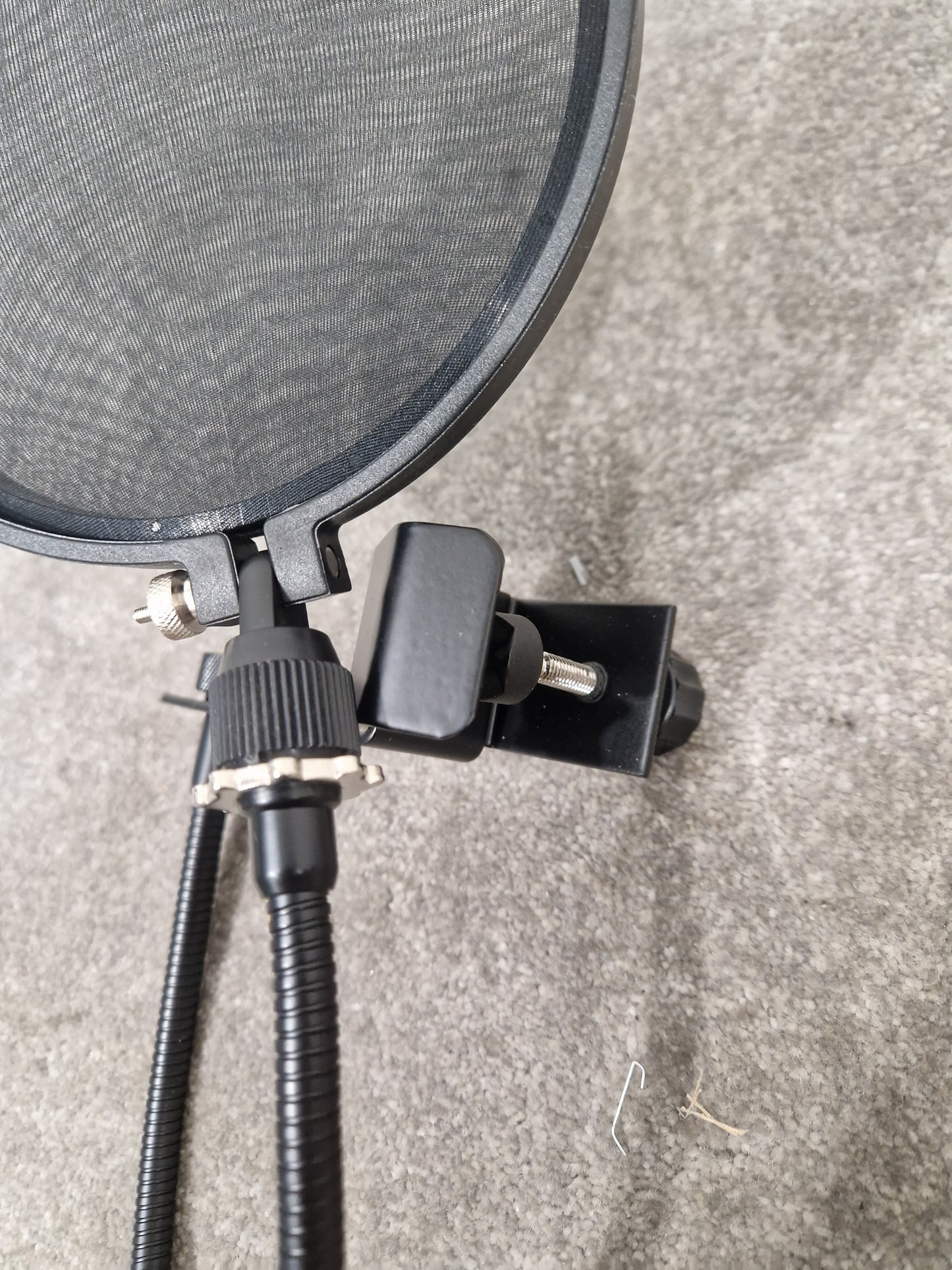 Stagg Pop Shield - Reduces Plosives, Easy to Use - Excellent w/ Original Box