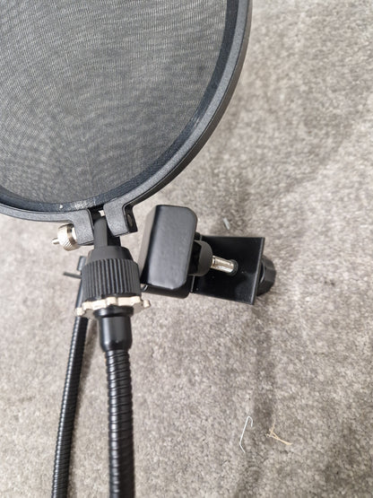 Stagg Pop Shield - Reduces Plosives, Easy to Use - Excellent w/ Original Box