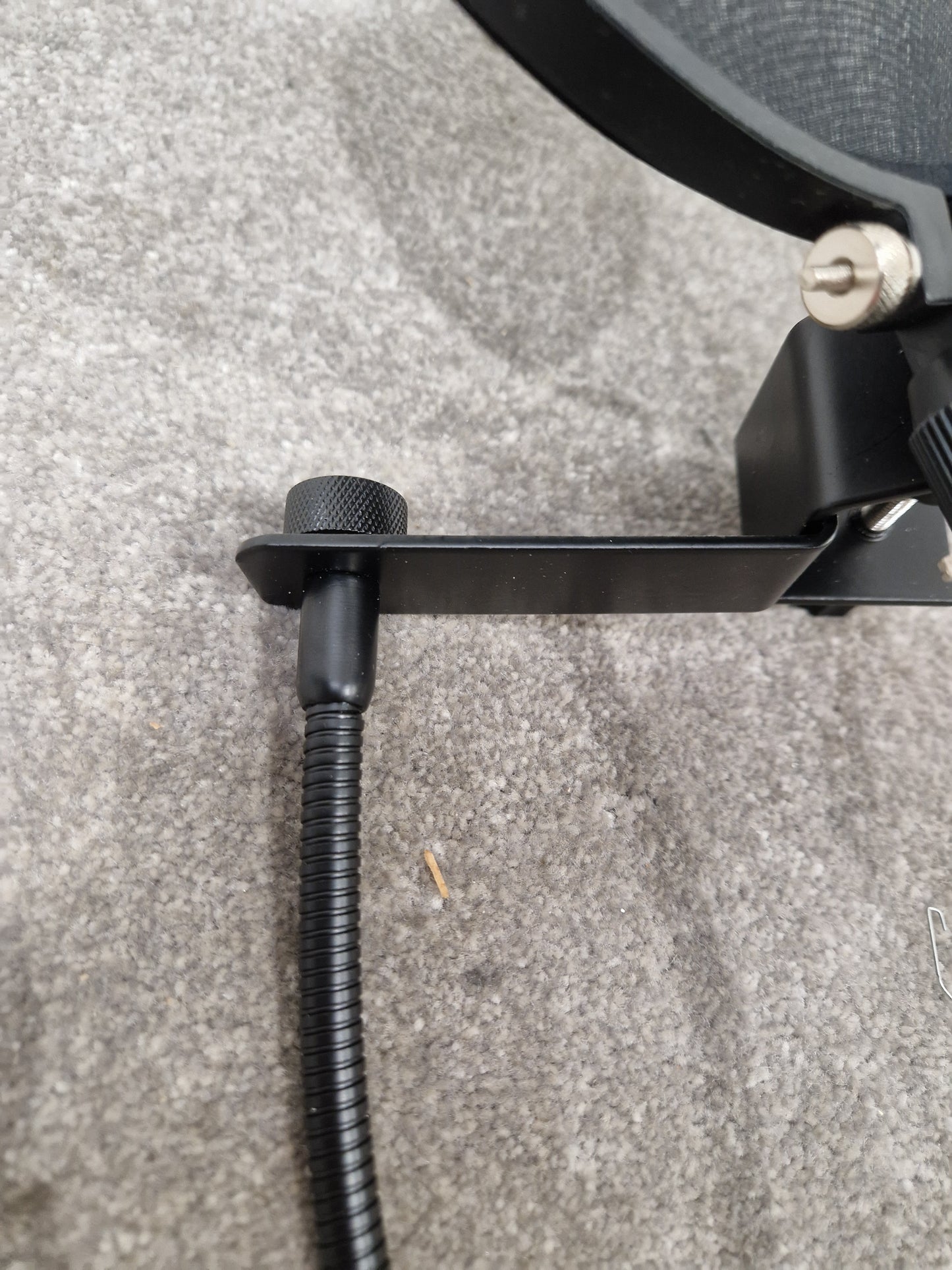 Stagg Pop Shield - Reduces Plosives, Easy to Use - Excellent w/ Original Box