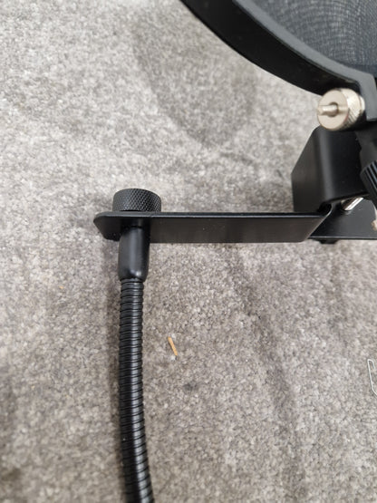 Stagg Pop Shield - Reduces Plosives, Easy to Use - Excellent w/ Original Box