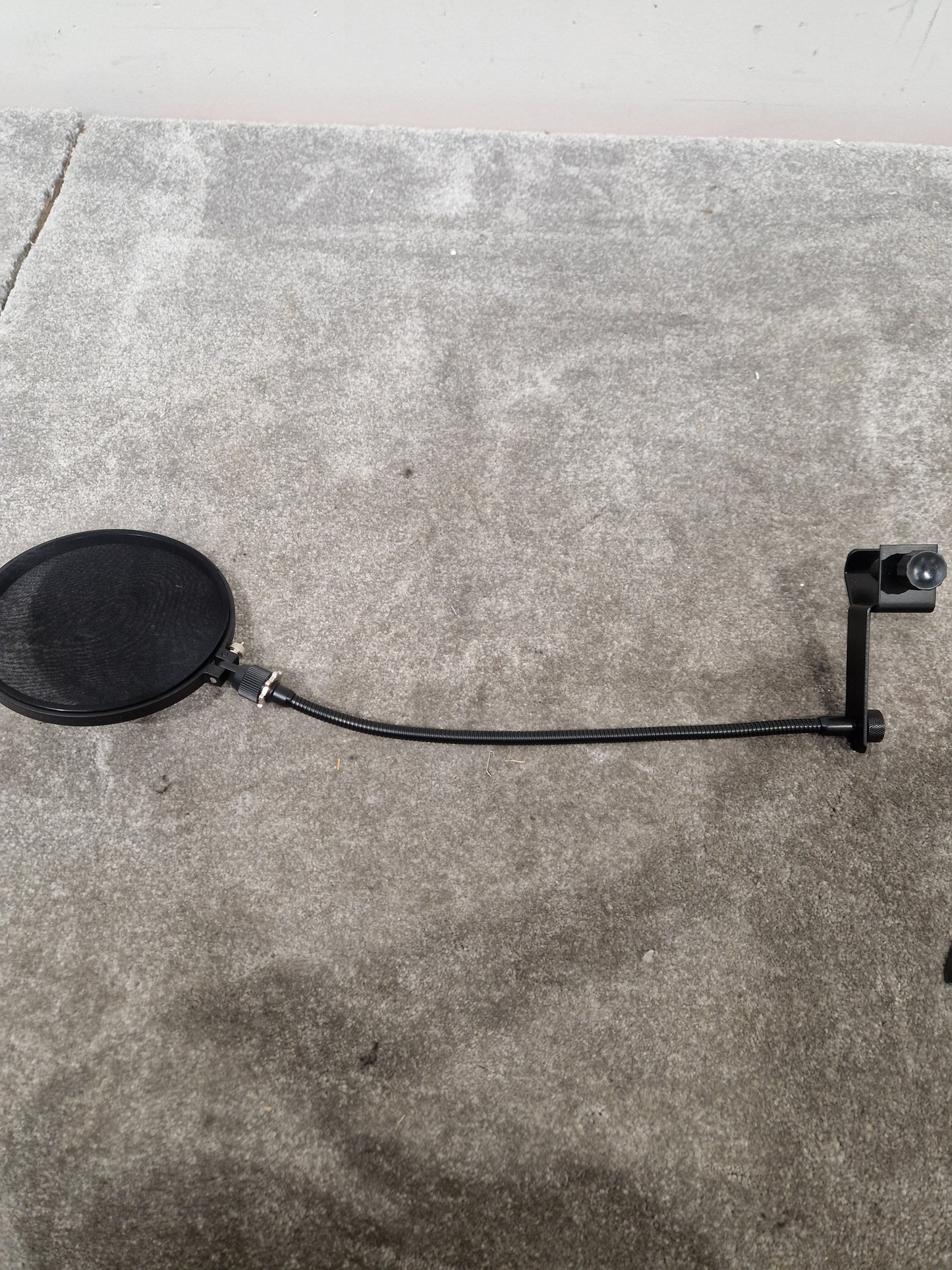 Stagg Pop Shield - Reduces Plosives, Easy to Use - Excellent w/ Original Box