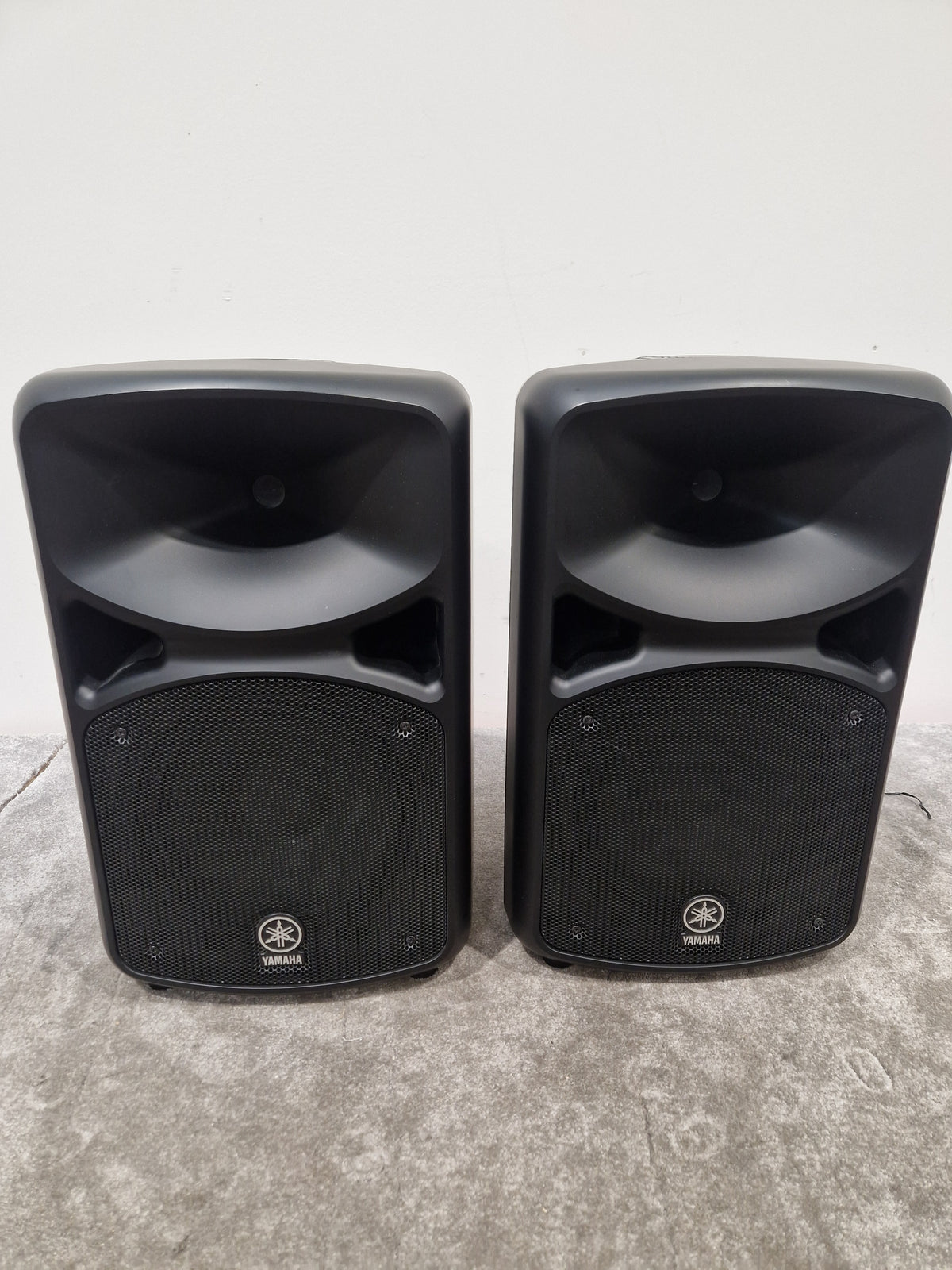 Yamaha Stagepas 600i Pair - Portable PA System, 600W - Excellent w/ Soft Case