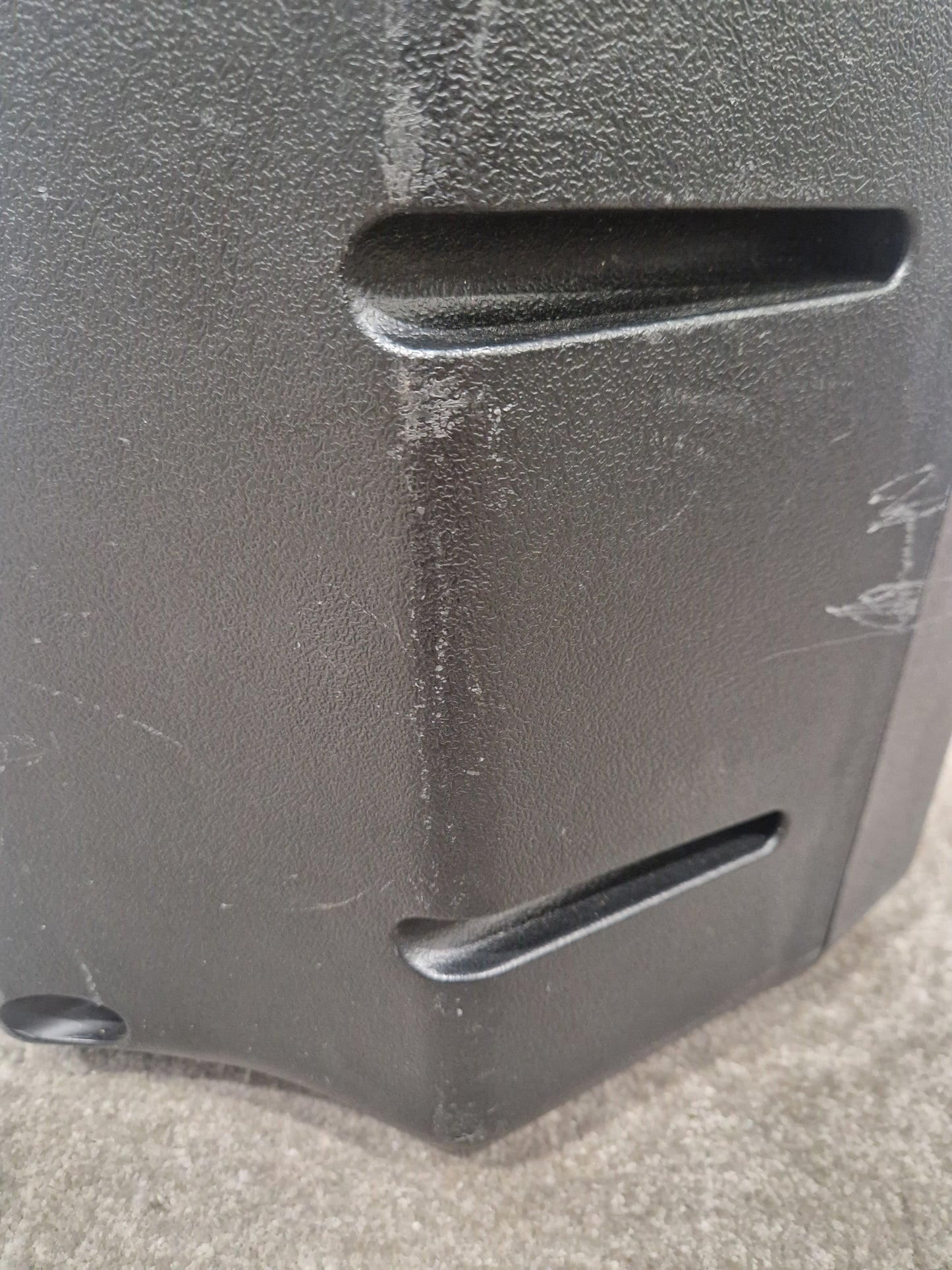 Behringer Eurolive B112d - Active PA Speaker, 1000W - Good w/ Power Supply