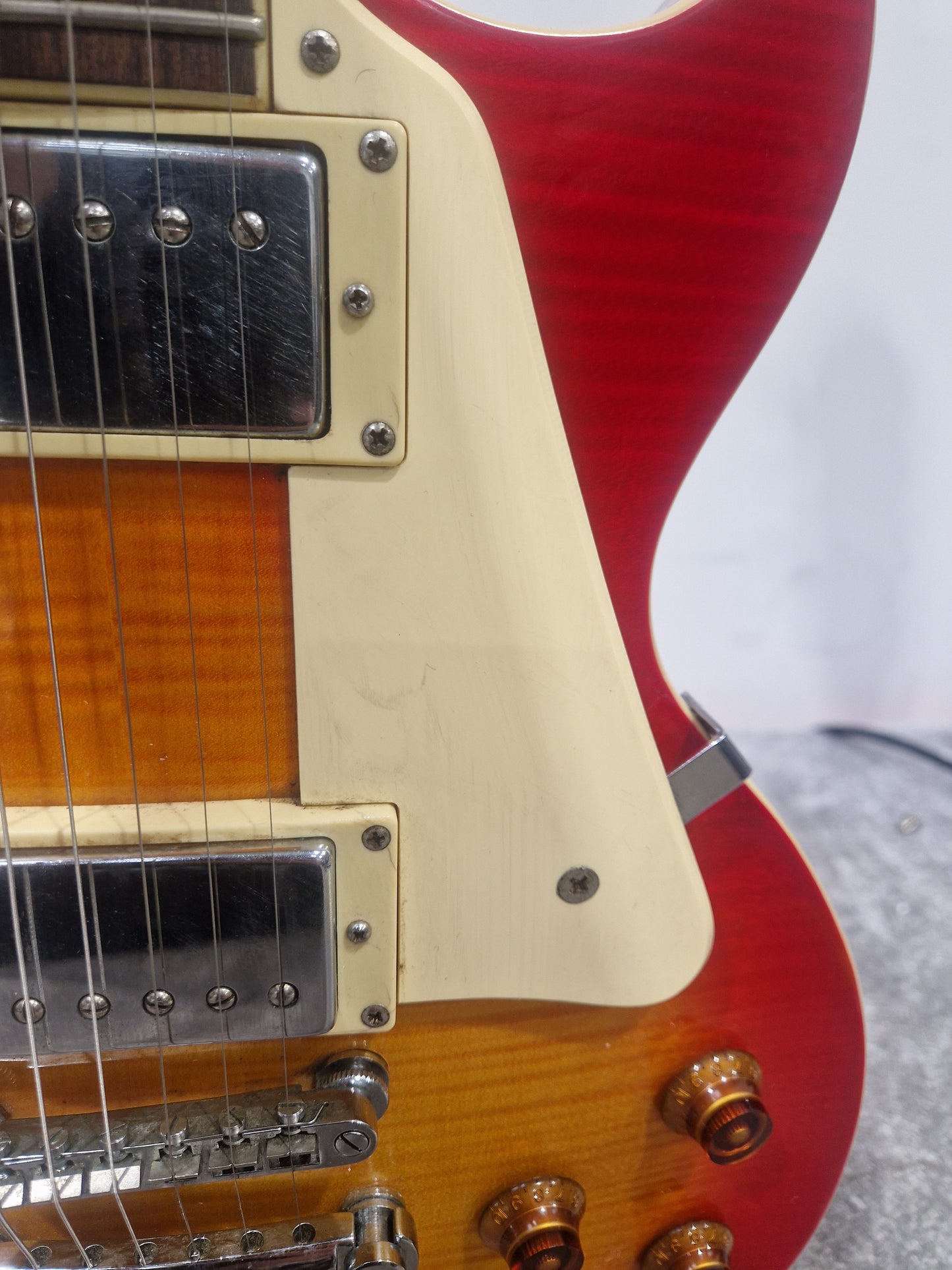 Epiphone Les Paul Standard Sunburst - Mahogany Body, Rosewood Fretboard - Good w/ Stagg soft case