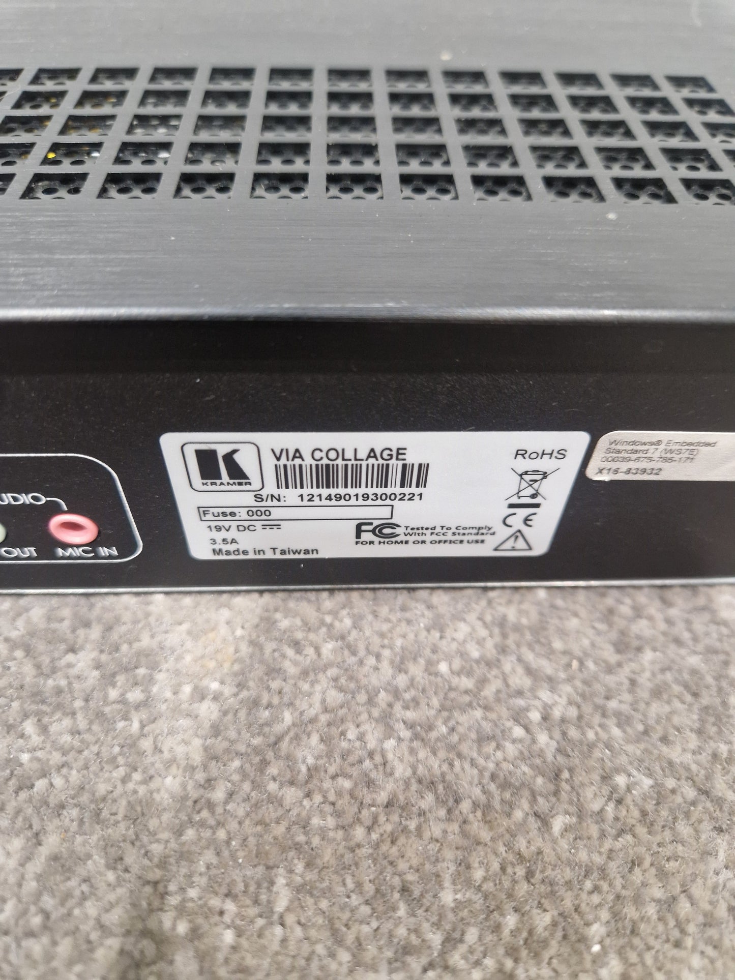 Kramer Via Collage Wireless Presentation Hub - Wireless Connectivity, Easy Setup - Very Good