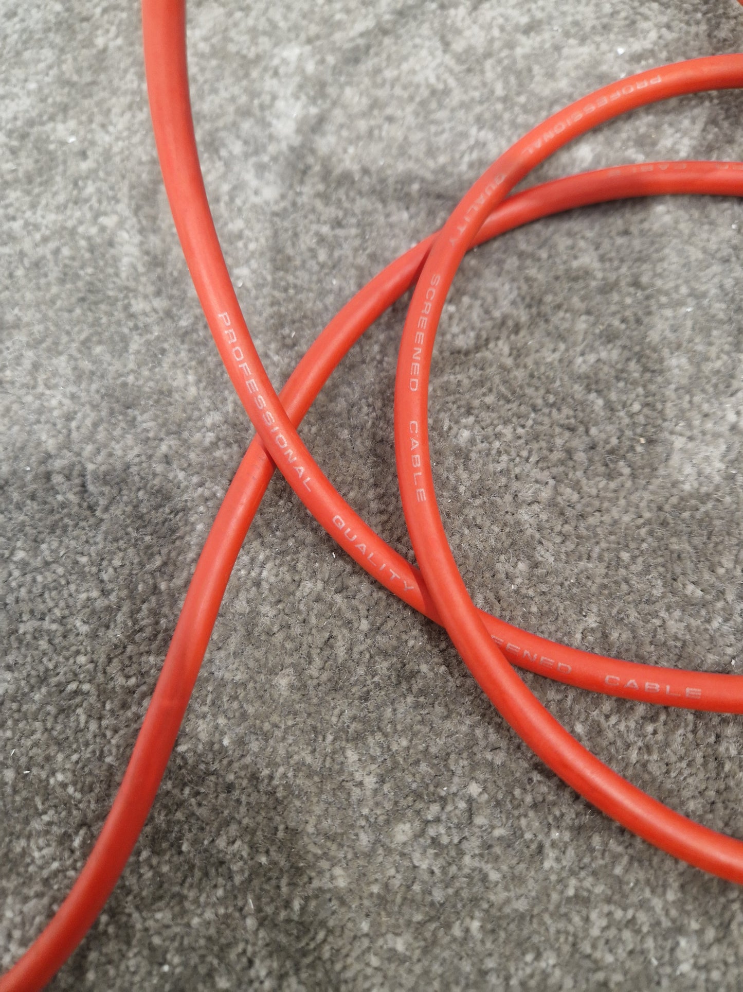 5ft Unbranded Red Guitar Cable - Durable, Reliable - Excellent