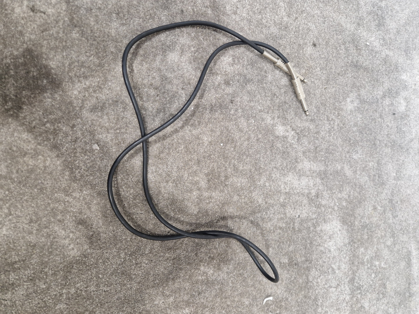 5ft Unbranded Guitar Cable - Durable, Reliable - Excellent