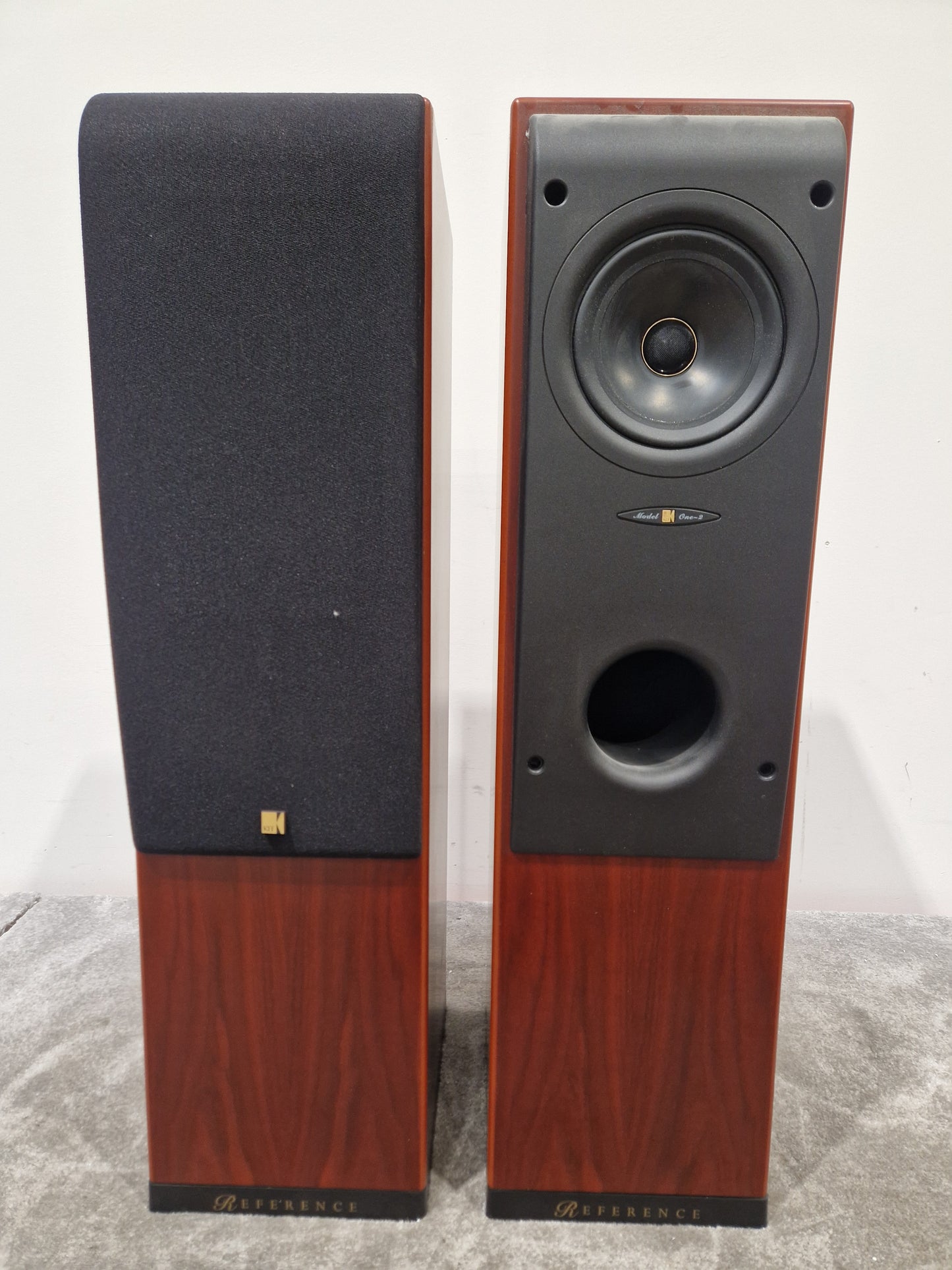 Pair of KEF Reference Series Model One ~ Two High-Fidelity Speakers, Uni-Q Driver Array - Excellent w/ Feet for speaker
