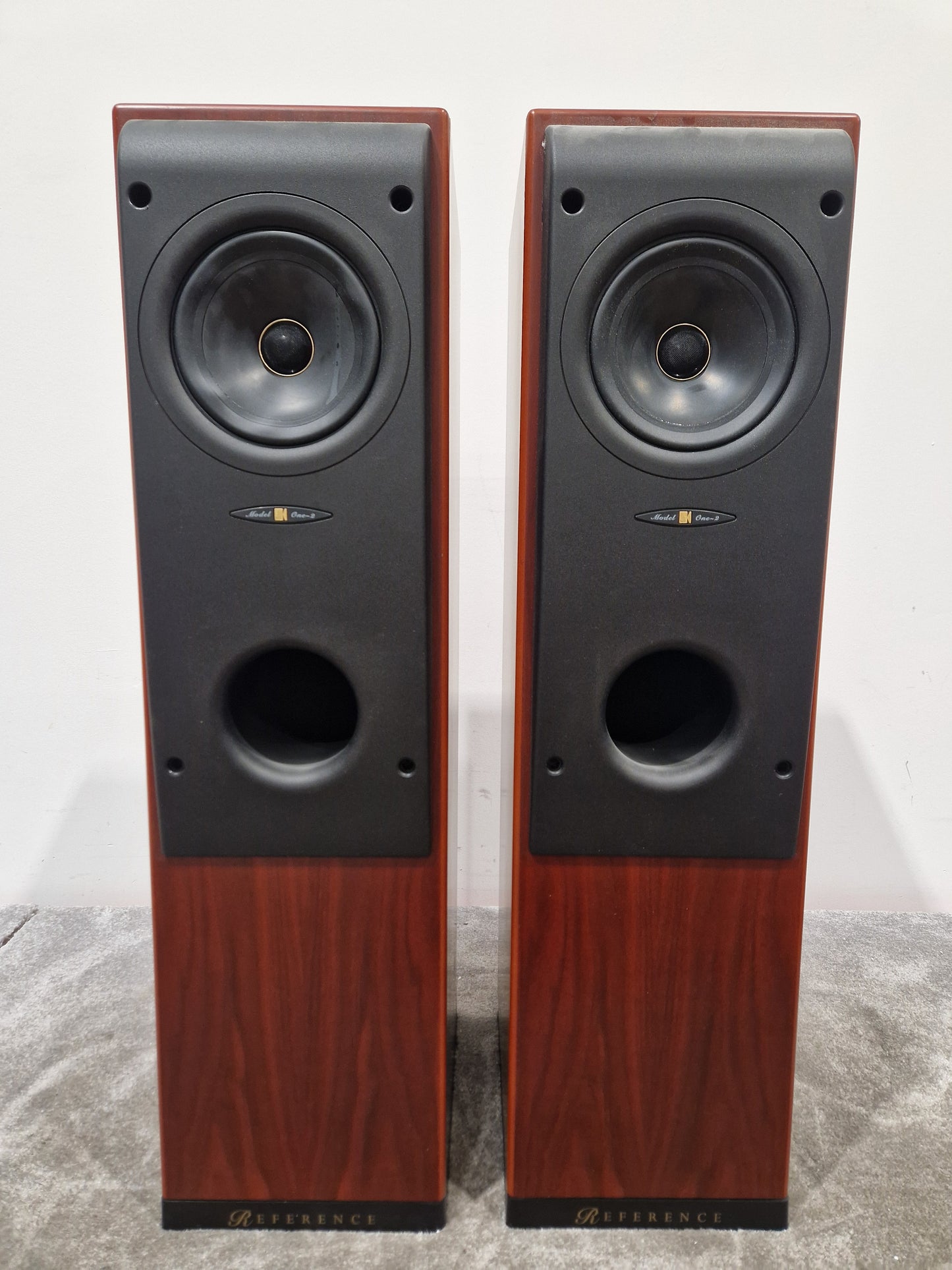 Pair of KEF Reference Series Model One ~ Two High-Fidelity Speakers, Uni-Q Driver Array - Excellent w/ Feet for speaker