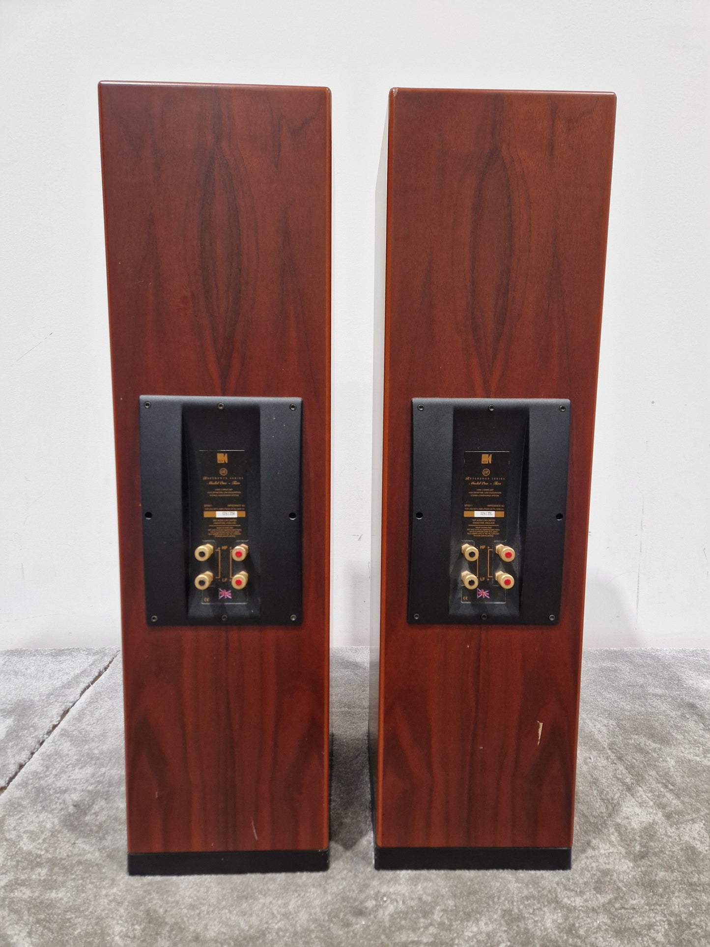 Pair of KEF Reference Series Model One ~ Two High-Fidelity Speakers, Uni-Q Driver Array - Excellent w/ Feet for speaker
