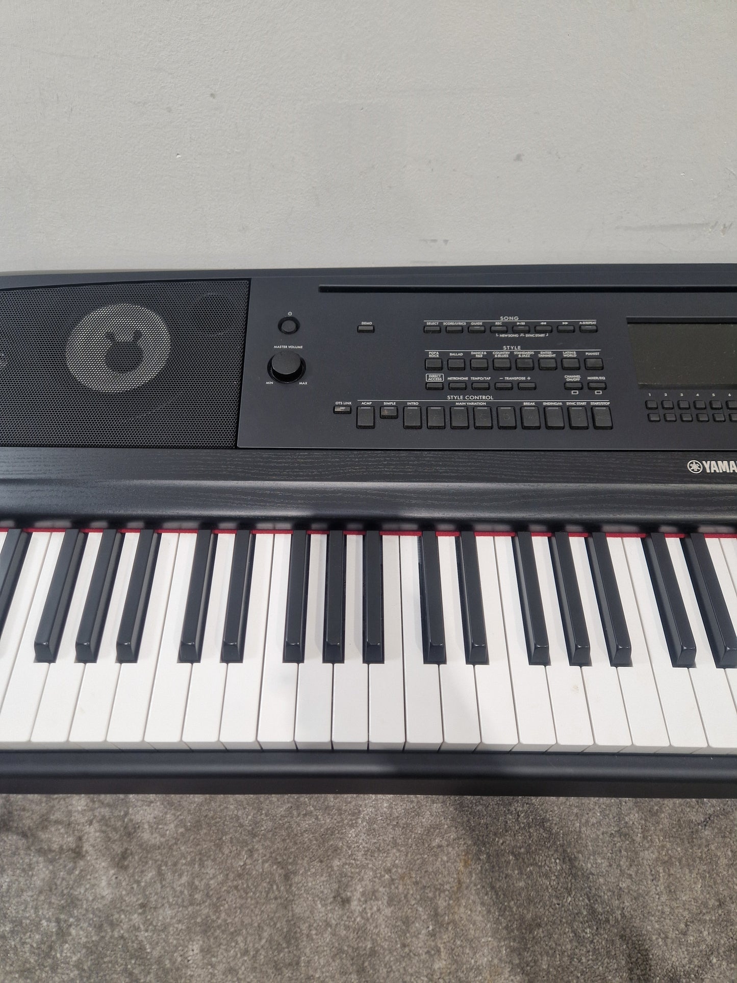 Yamaha Dgx 670 Keyboard - 88-Key Weighted Action, GHS Keyboard - Excellent w/ Original Box & Power Supply & Keyboard stand & seat