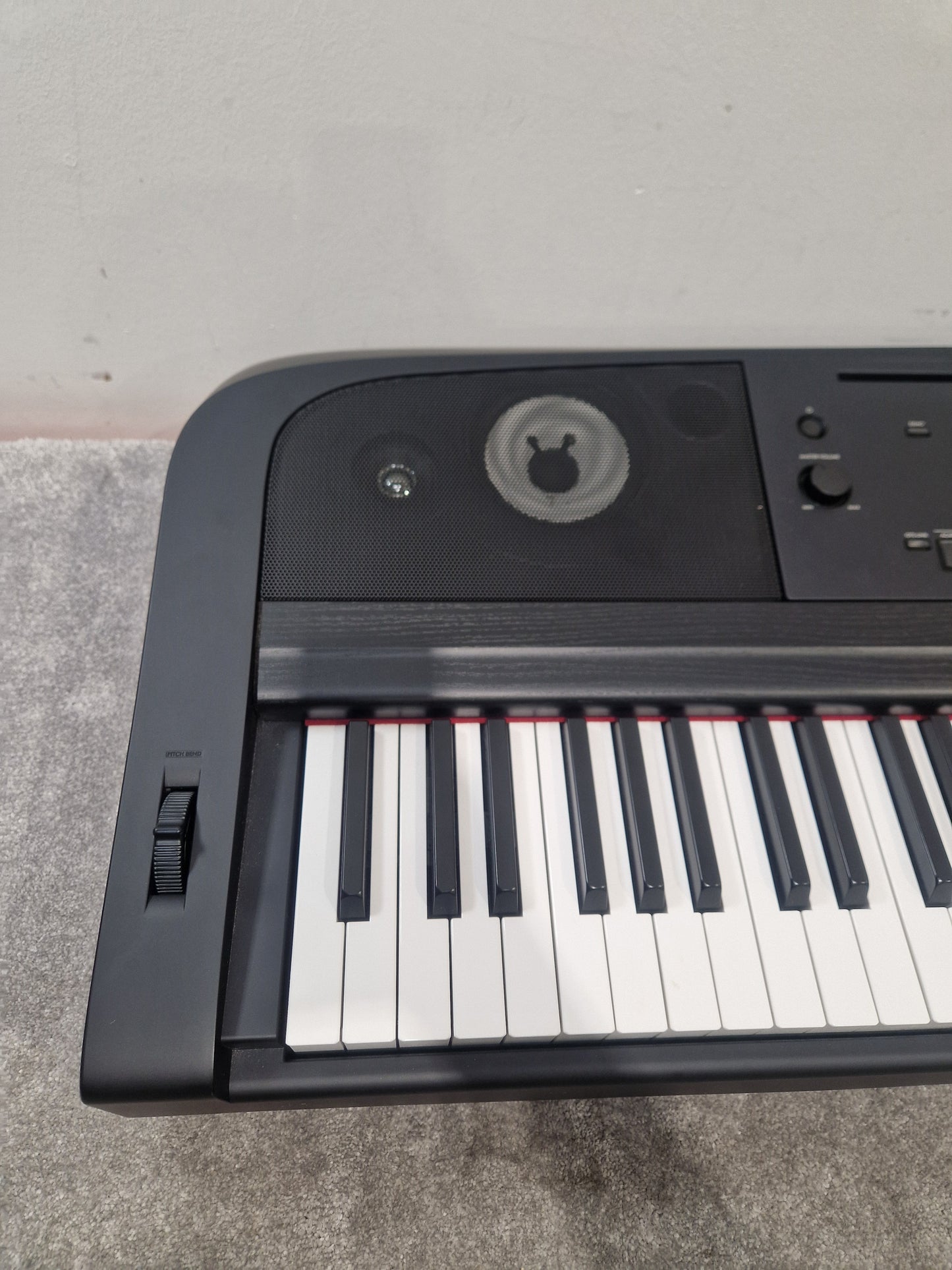 Yamaha Dgx 670 Keyboard - 88-Key Weighted Action, GHS Keyboard - Excellent w/ Original Box & Power Supply & Keyboard stand & seat