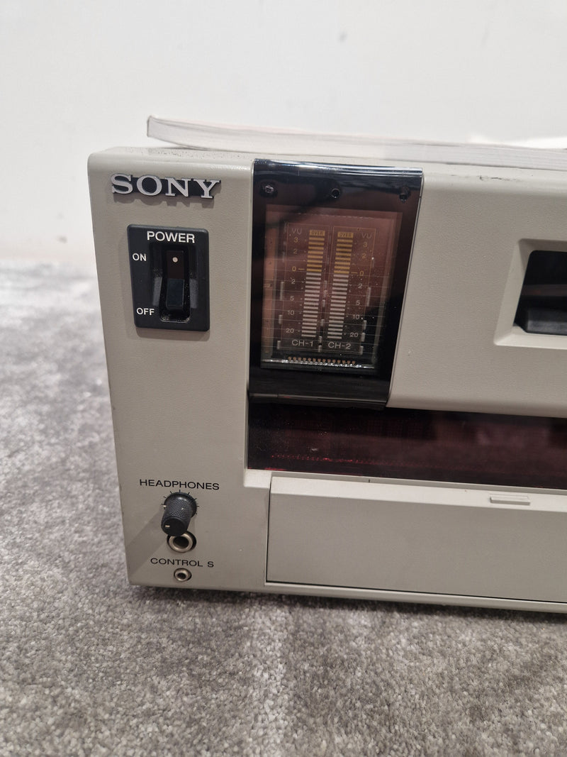Sony Uvw-1800p U-Matic Videocassette Recorder - Professional Grade, Hi-Fi Audio - Spares or Repair w/ Manuals - Image 8