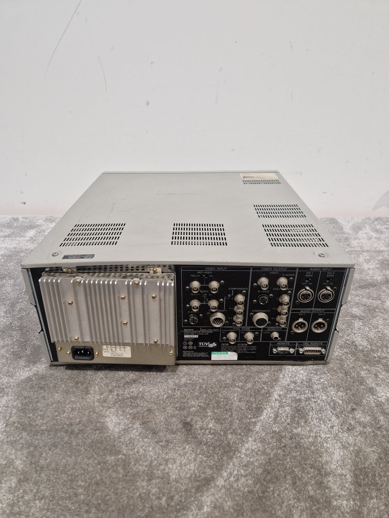 Sony Uvw-1800p U-Matic Videocassette Recorder - Professional Grade, Hi-Fi Audio - Spares or Repair w/ Manuals - Image 9