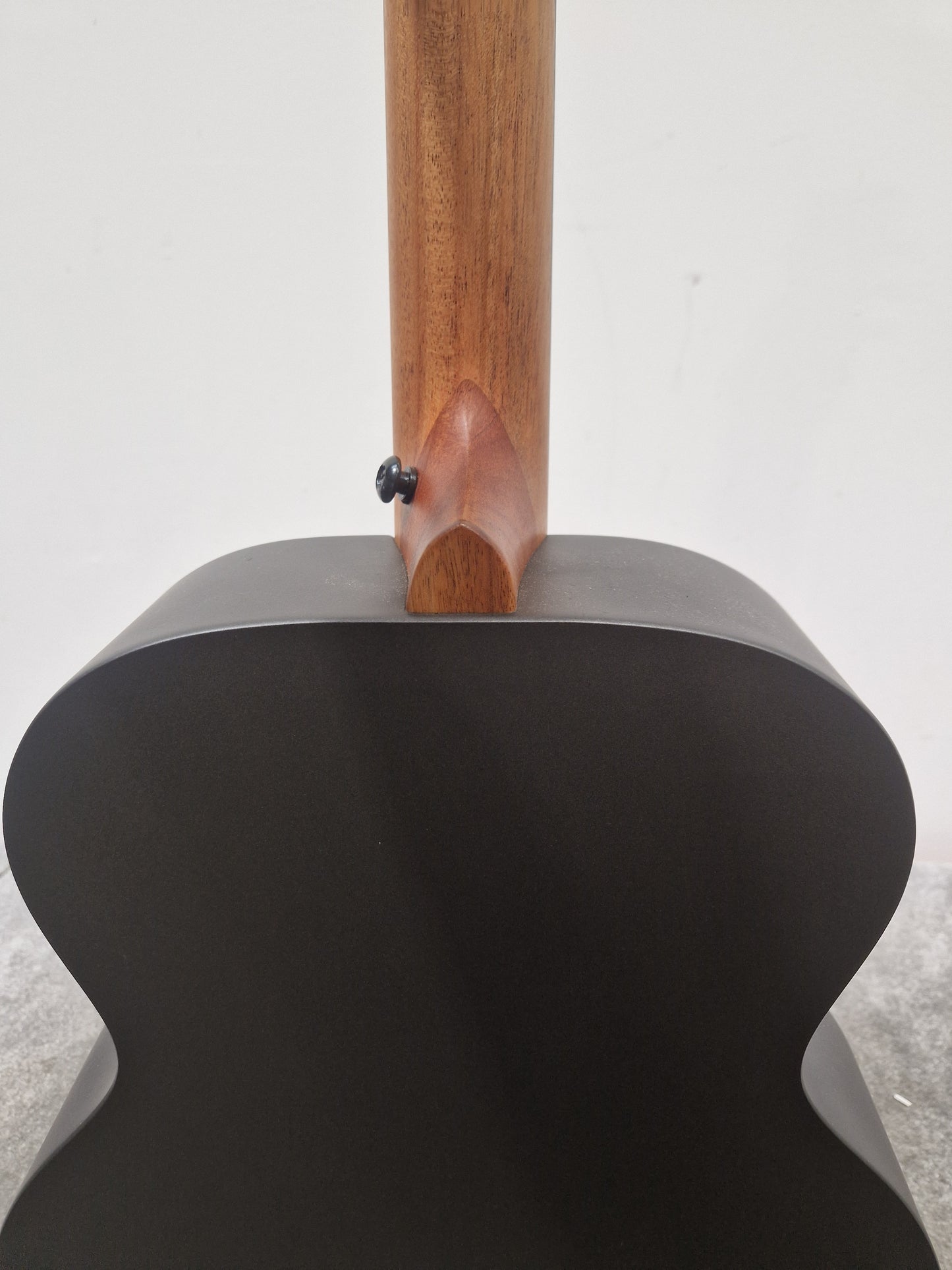Enya Em/x0/bk Acoustic Guitar - Carbon Fiber Construction, Travel-Friendly - Excellent w/ Soft Case