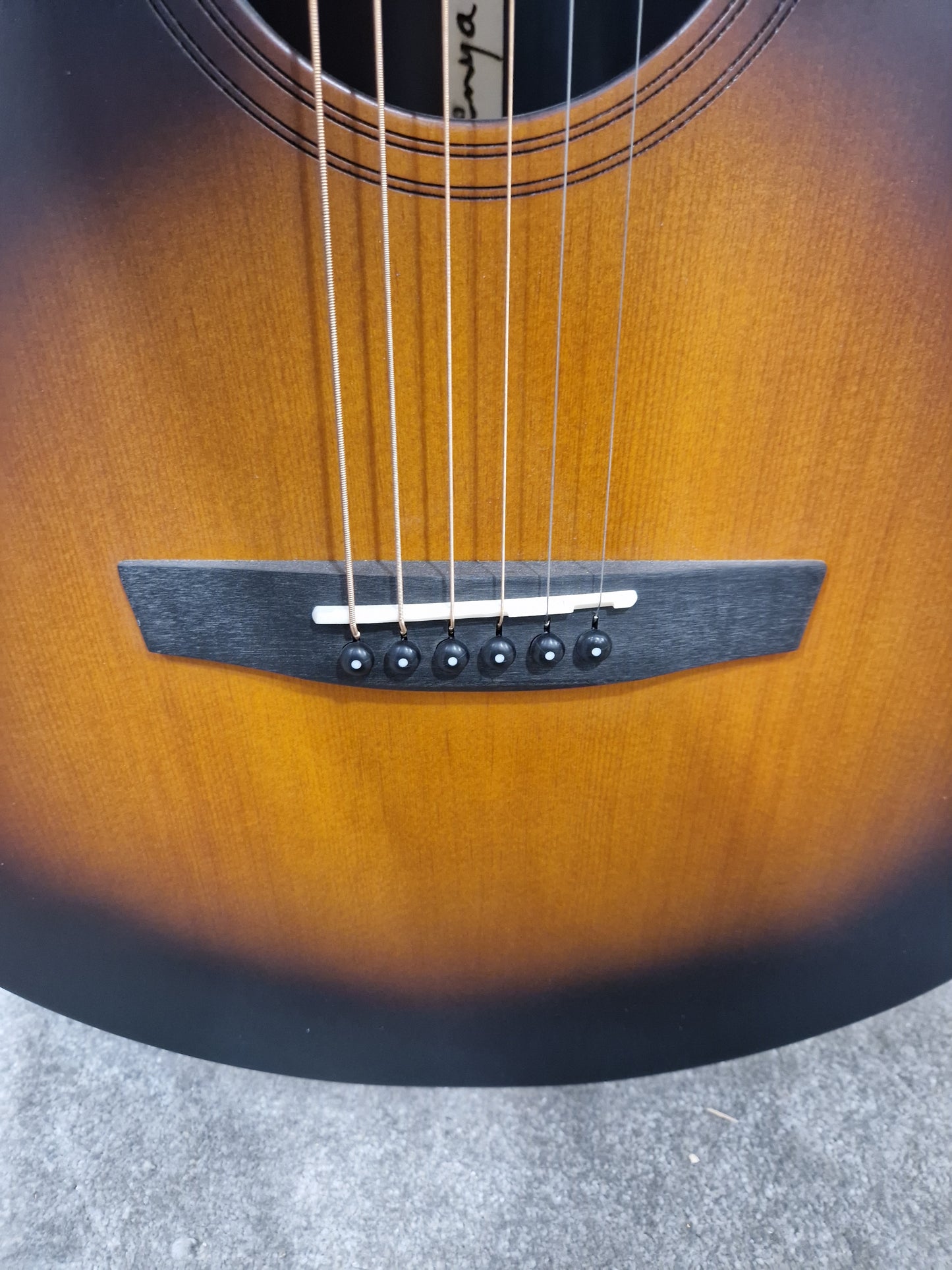 Enya Ea-x1-pro Acoustic Guitar - Carbon Fiber Construction, Travel-Friendly - Excellent w/ Manuals & Soft Case & Guitar acessories