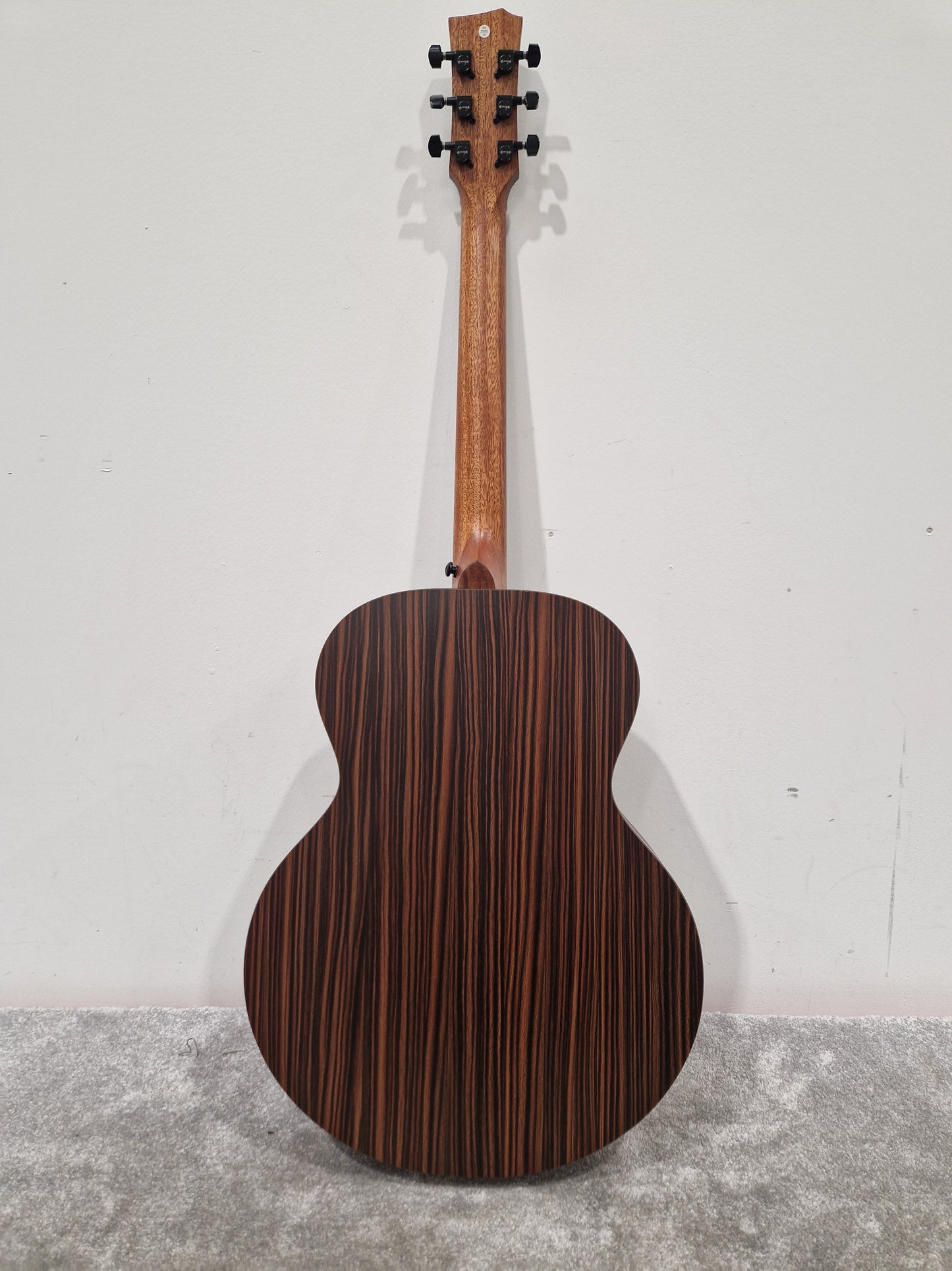 Enya Ea-x1-pro Acoustic Guitar - Carbon Fiber Construction, Travel-Friendly - Excellent w/ Manuals & Soft Case & Guitar acessories