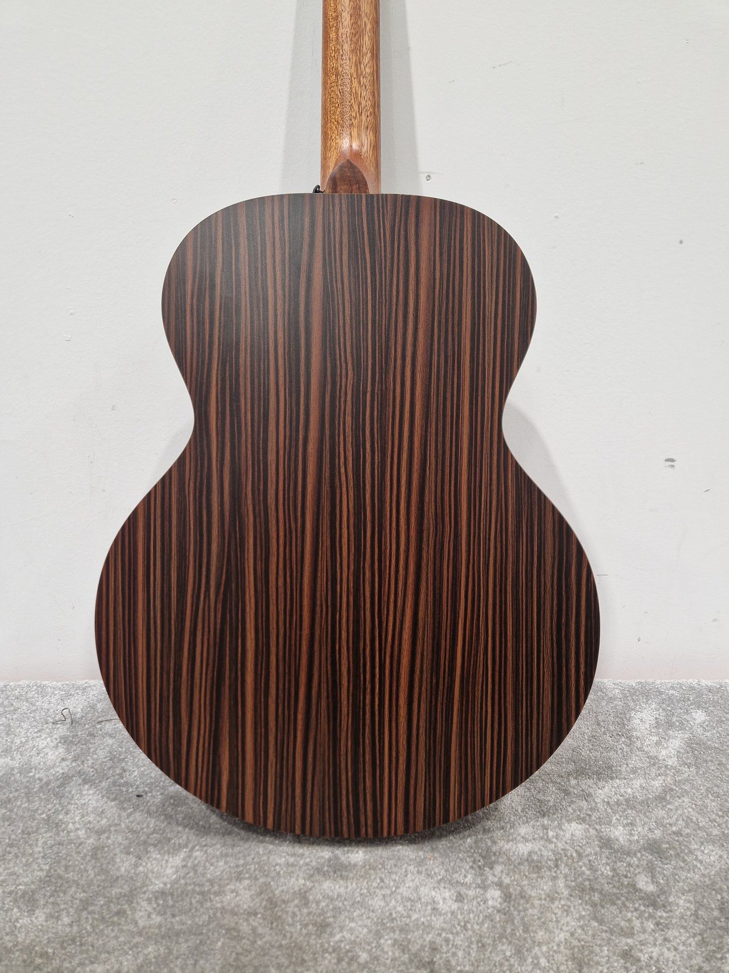 Enya Ea-x1-pro Acoustic Guitar - Carbon Fiber Construction, Travel-Friendly - Excellent w/ Manuals & Soft Case & Guitar acessories