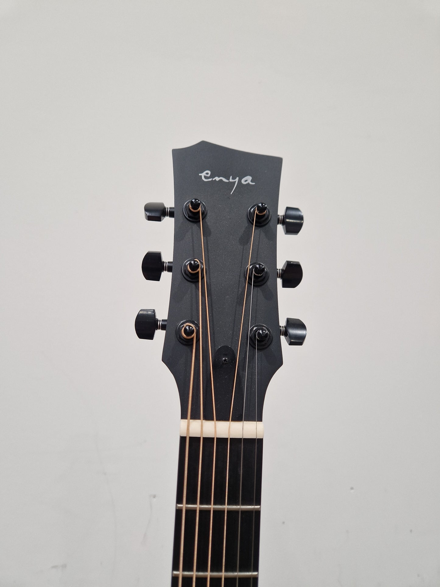 Enya Ea-x1-pro Acoustic Guitar - Carbon Fiber Construction, Travel-Friendly - Excellent w/ Manuals & Soft Case & Guitar acessories