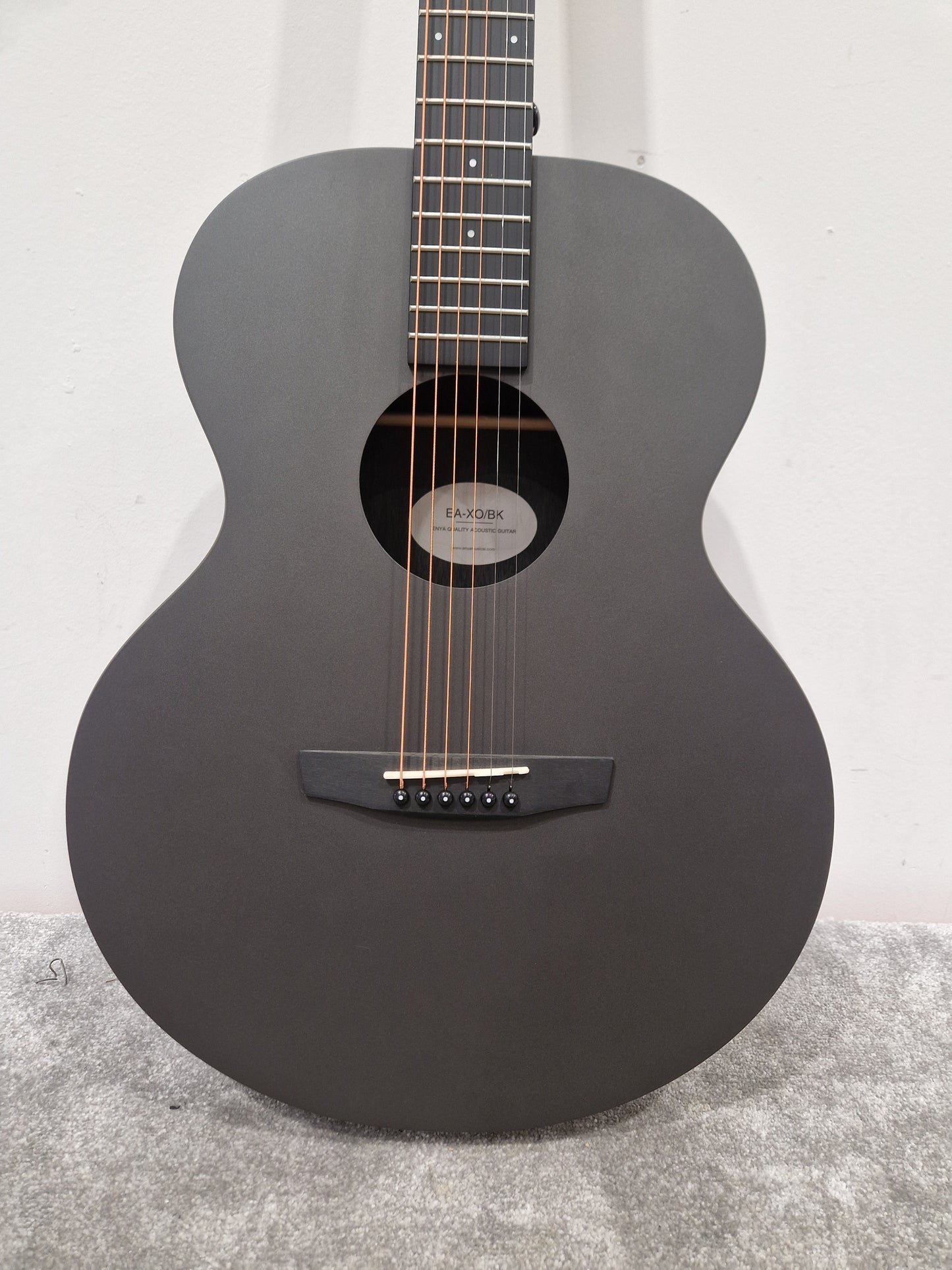 Enya Ea-xo-bk Acoustic Guitar - Carbon Fiber Construction, Built-in Electronics - Mint w/ Soft Case