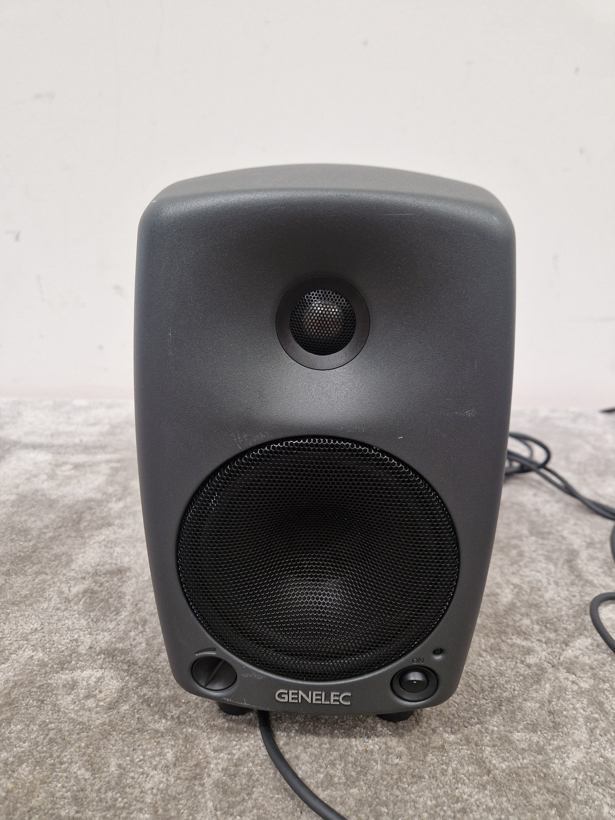 Genelec 8030a Studio Monitor - Compact Design, Accurate Sound - Excellent w/ Power Supply & MIDI aux cable