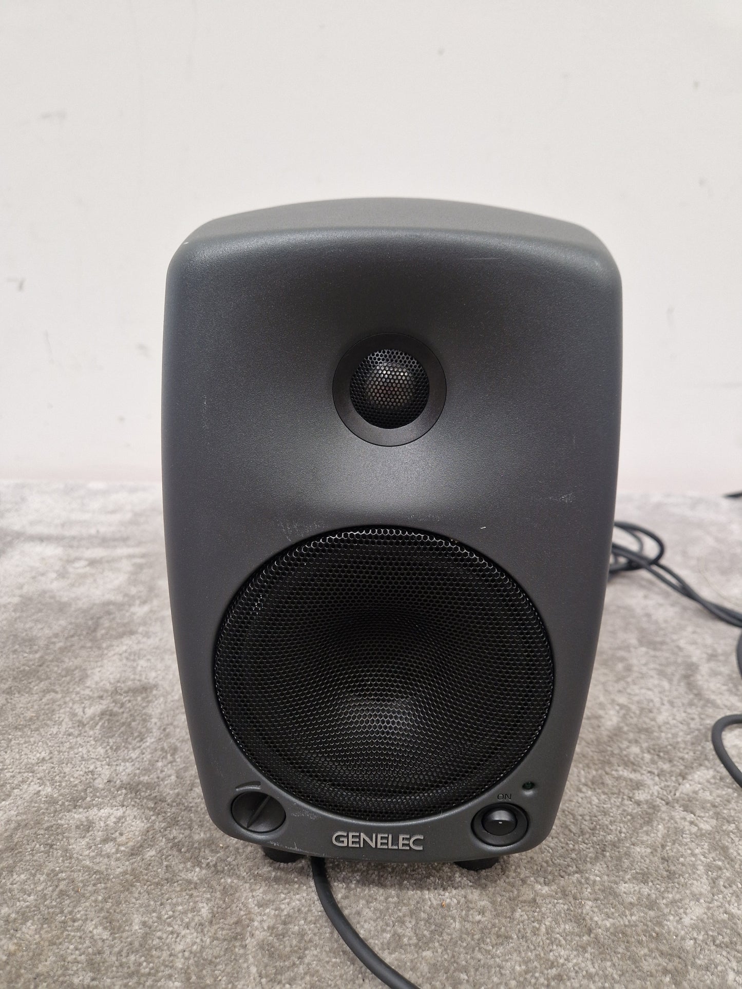 Genelec 8030a Studio Monitor - Compact Design, Accurate Sound - Excellent w/ Power Supply & MIDI aux cable