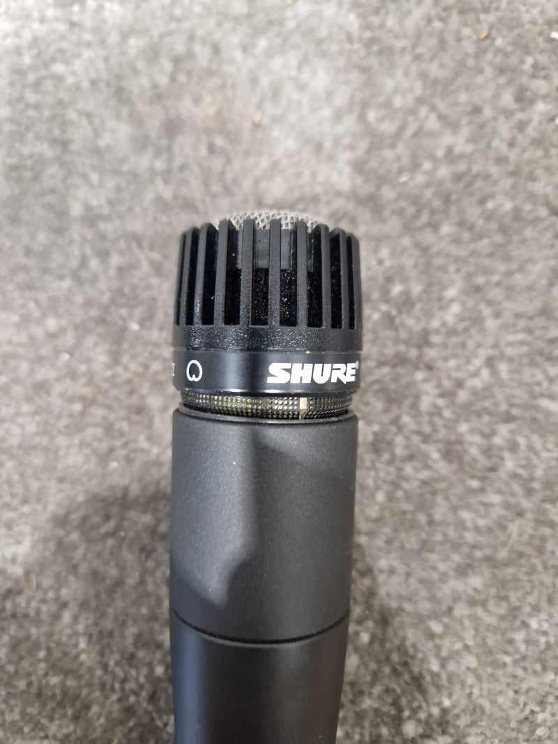 Shure SM57 Dynamic Microphone - Cardioid Polar Pattern, Durable Build - Very Good w/ Soft Case & Mic holder mic cover - Image 3