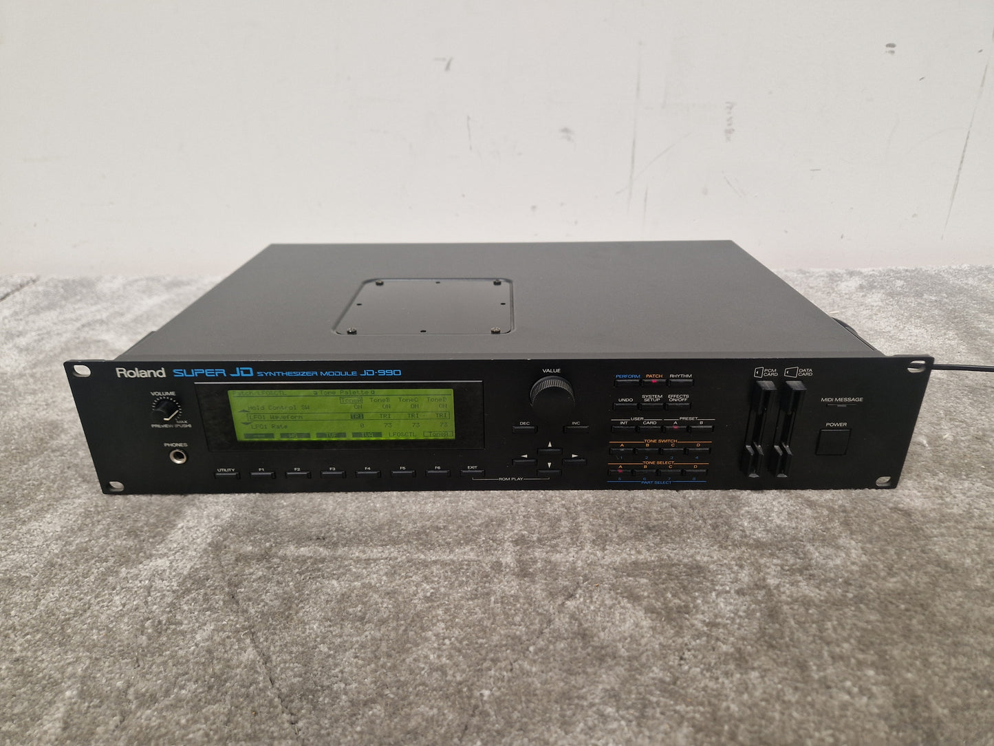 Roland JD-990 Super JD Synthesizer - 16-Voice Polyphony, Advanced Sound Engine - Excellent w/ Power Supply & Manuals