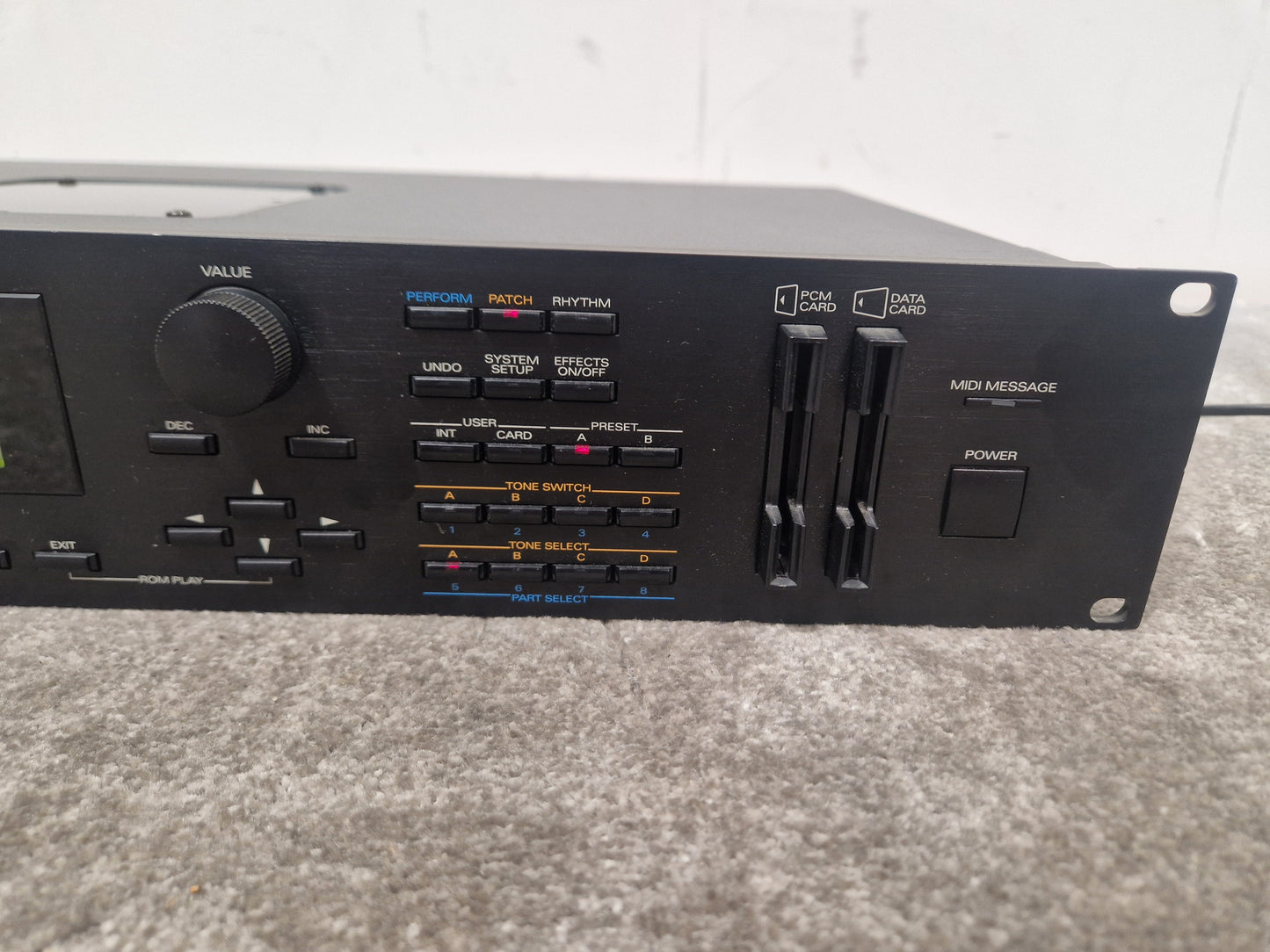 Roland JD-990 Super JD Synthesizer - 16-Voice Polyphony, Advanced Sound Engine - Excellent w/ Power Supply & Manuals