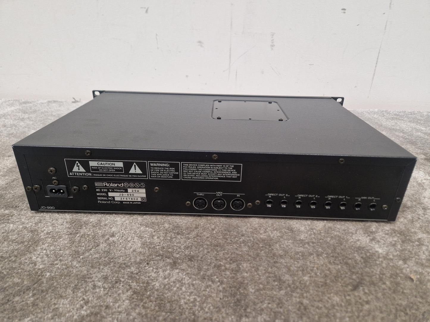 Roland JD-990 Super JD Synthesizer - 16-Voice Polyphony, Advanced Sound Engine - Excellent w/ Power Supply & Manuals