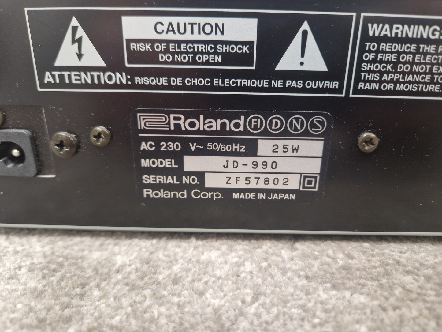 Roland JD-990 Super JD Synthesizer - 16-Voice Polyphony, Advanced Sound Engine - Excellent w/ Power Supply & Manuals