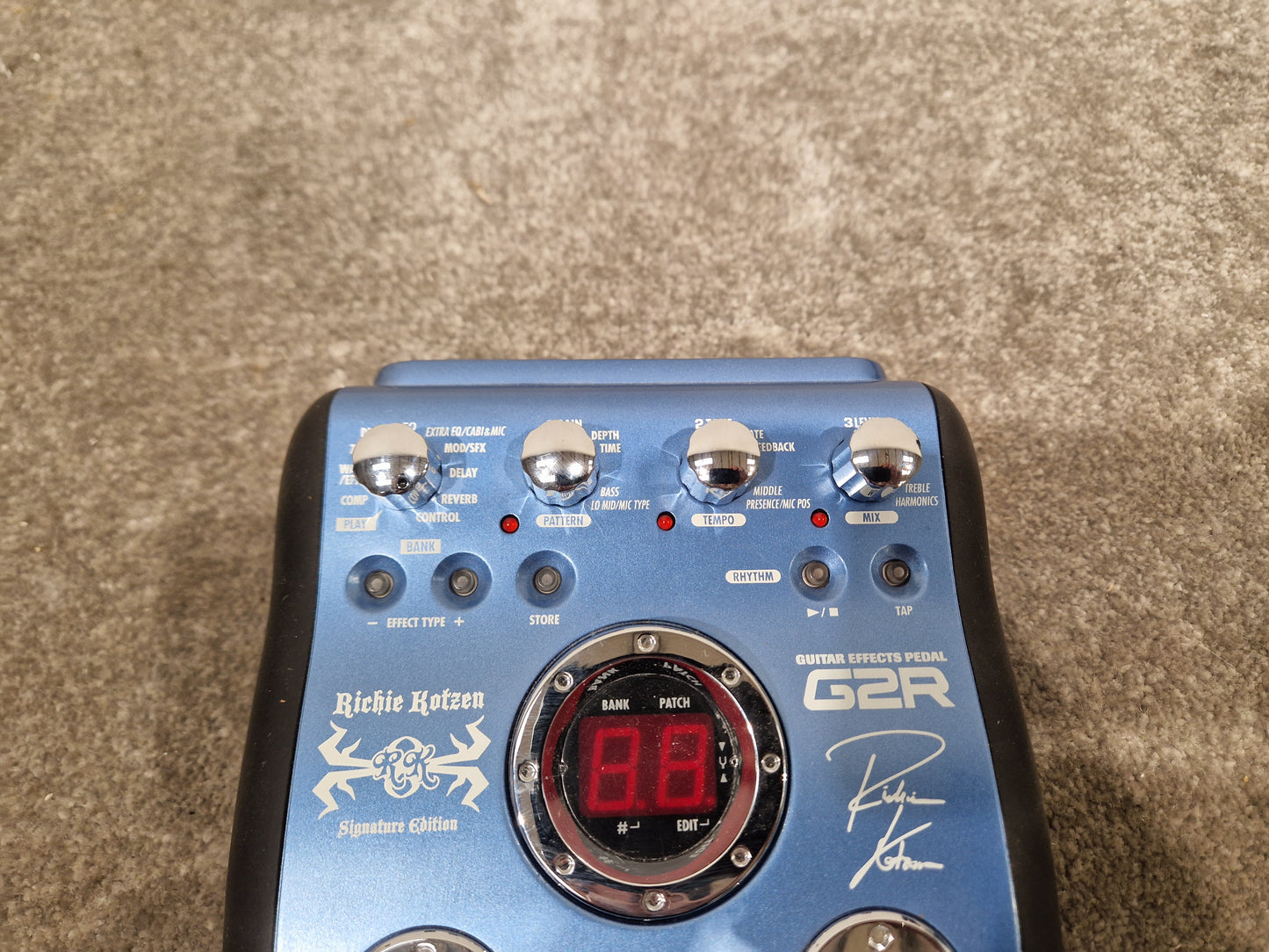 Zoom G2R Richie Kotzen Signature Edition Effects Pedal - Signature Model, Multi-Effects - Excellent w/ Original Box & Power Supply & Manuals