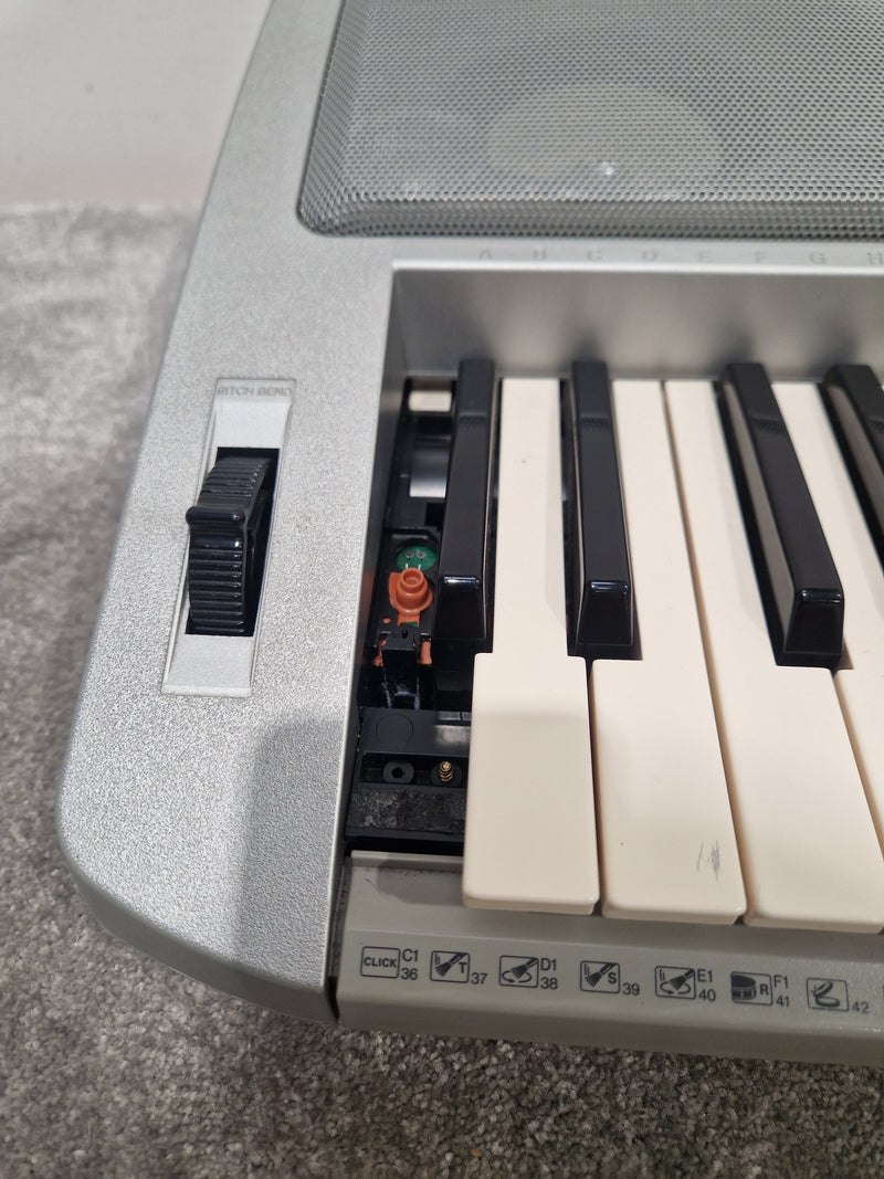 Yamaha Psr450 Keyboard - 61 Keys, Portable Design - Spares or Repair - Image 5