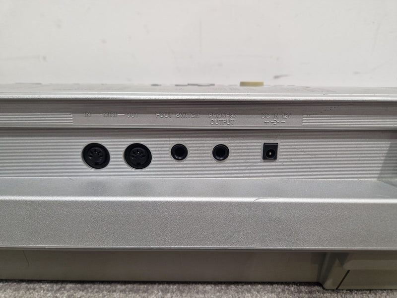 Yamaha Psr450 Keyboard - 61 Keys, Touch Sensitive - Spares or Repair - Image 7