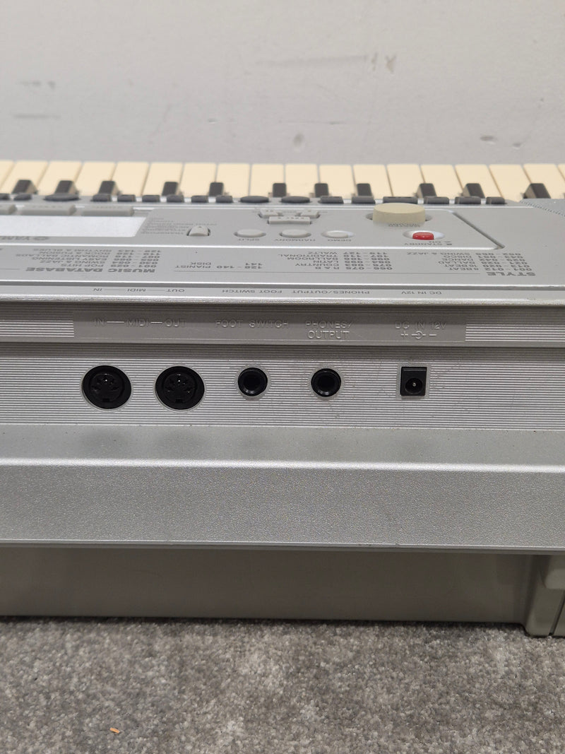 Yamaha PSR450 Keyboard - 61 Keys, Portable - Fair - Image 12