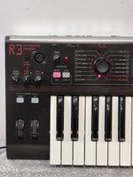 Korg R3 Synthesiser/vocoder Keyboard - Vocoder Functionality, 8-Voice Synthesis - Very Good w/ Power Supply & Accessories - Image 2