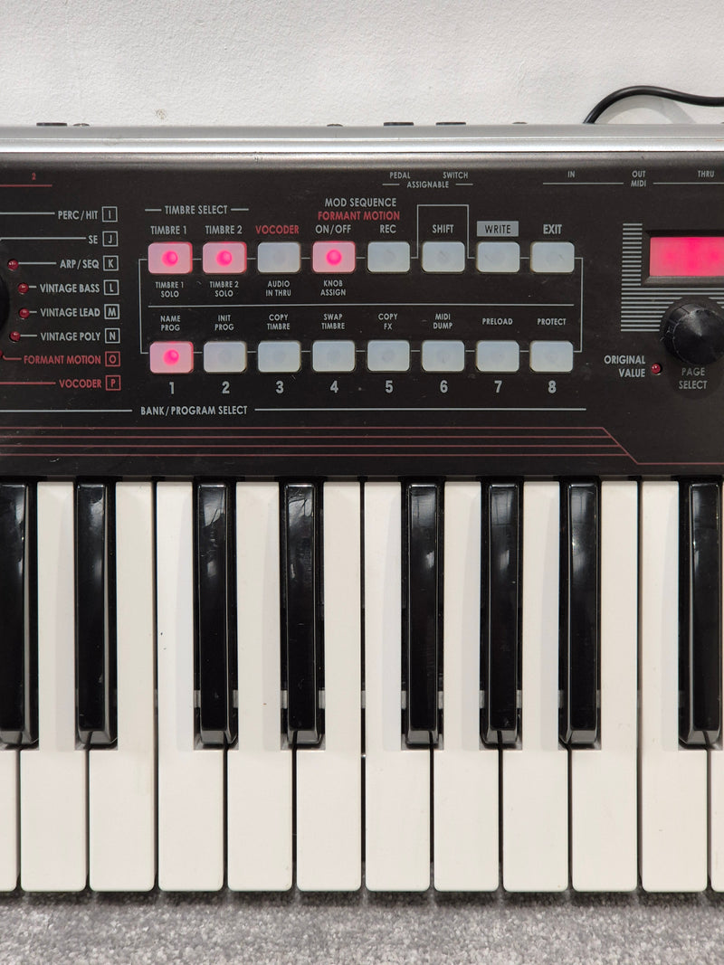 Korg R3 Synthesiser/vocoder Keyboard - Vocoder Functionality, 8-Voice Synthesis - Very Good w/ Power Supply & Accessories - Image 3