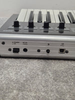 Korg R3 Synthesiser/vocoder Keyboard - Vocoder Functionality, 8-Voice Synthesis - Very Good w/ Power Supply & Accessories - Image 8