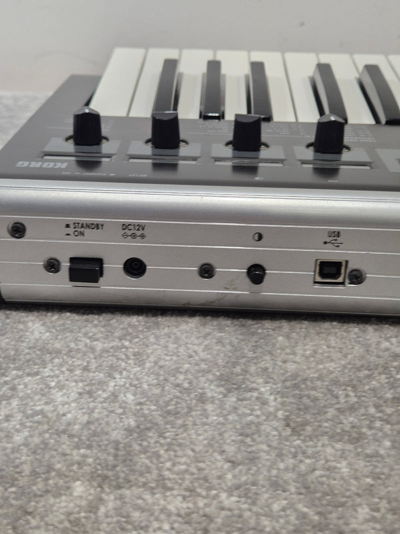 Korg R3 Synthesiser/vocoder Keyboard - Vocoder Functionality, 8-Voice Synthesis - Very Good w/ Power Supply & Accessories - Image 8
