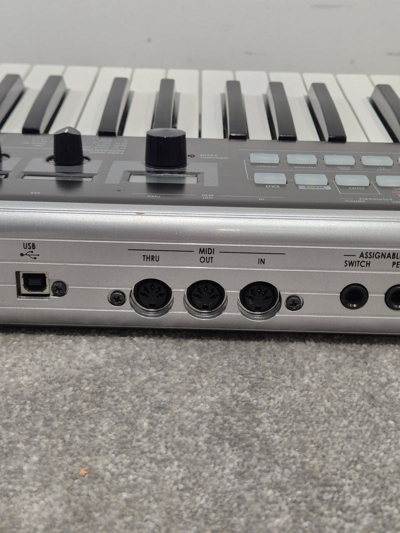 Korg R3 Synthesiser/vocoder Keyboard - Vocoder Functionality, 8-Voice Synthesis - Very Good w/ Power Supply & Accessories - Image 9