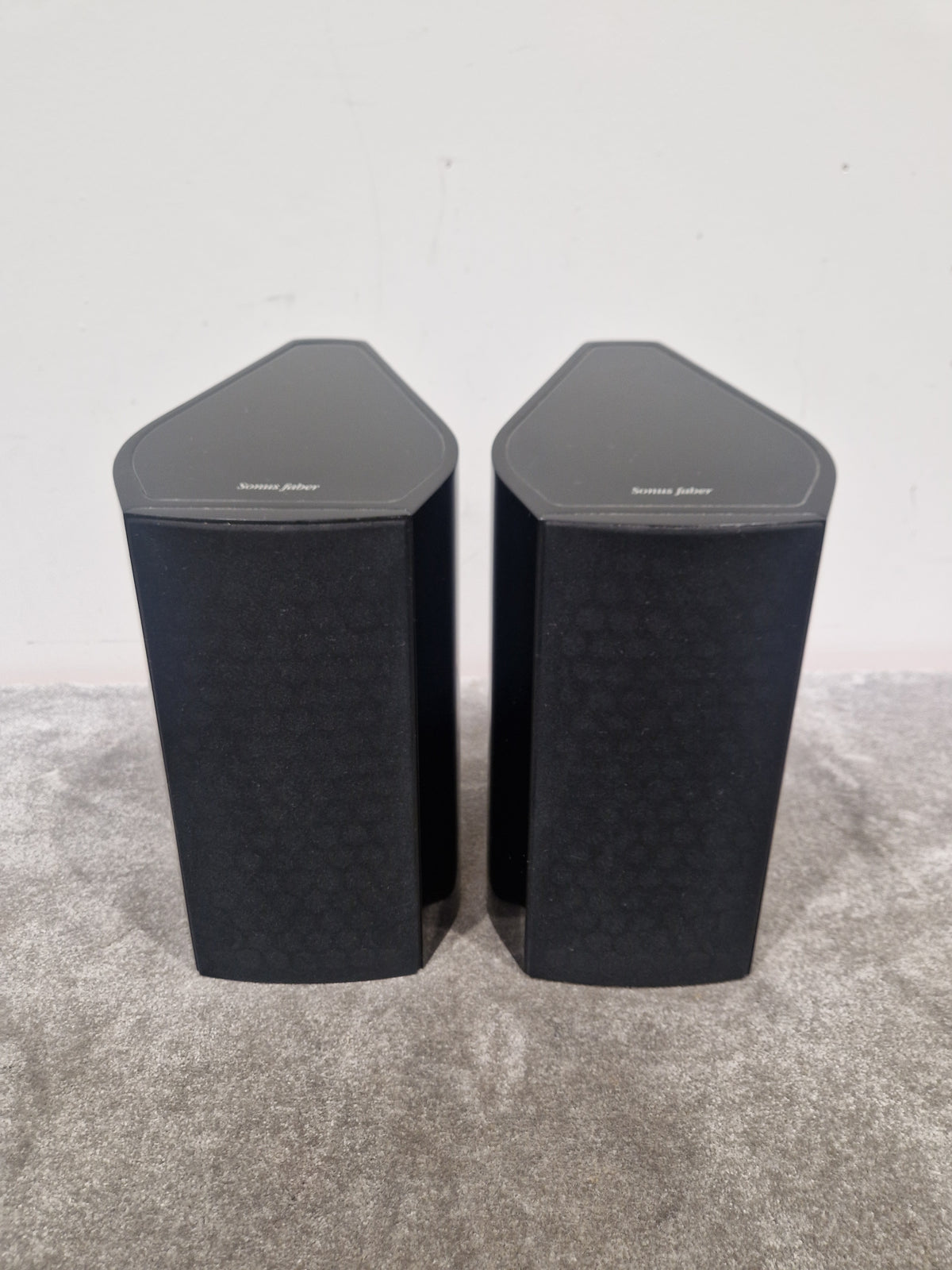 Sonus Faber Vanere 1.5 Pair Floorstanding Speakers - 2-Way Design, Curved Cabinets - Spares or Repair w/ Manuals & Stands