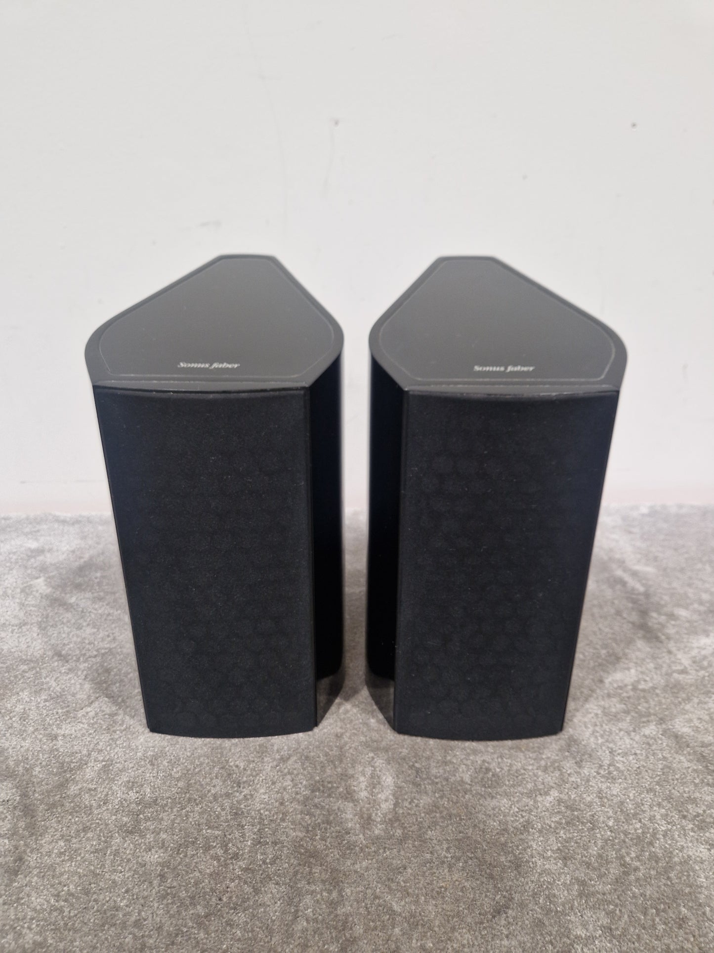 Sonus Faber Vanere 1.5 Pair Floorstanding Speakers - 2-Way Design, Curved Cabinets - Spares or Repair w/ Manuals & Stands