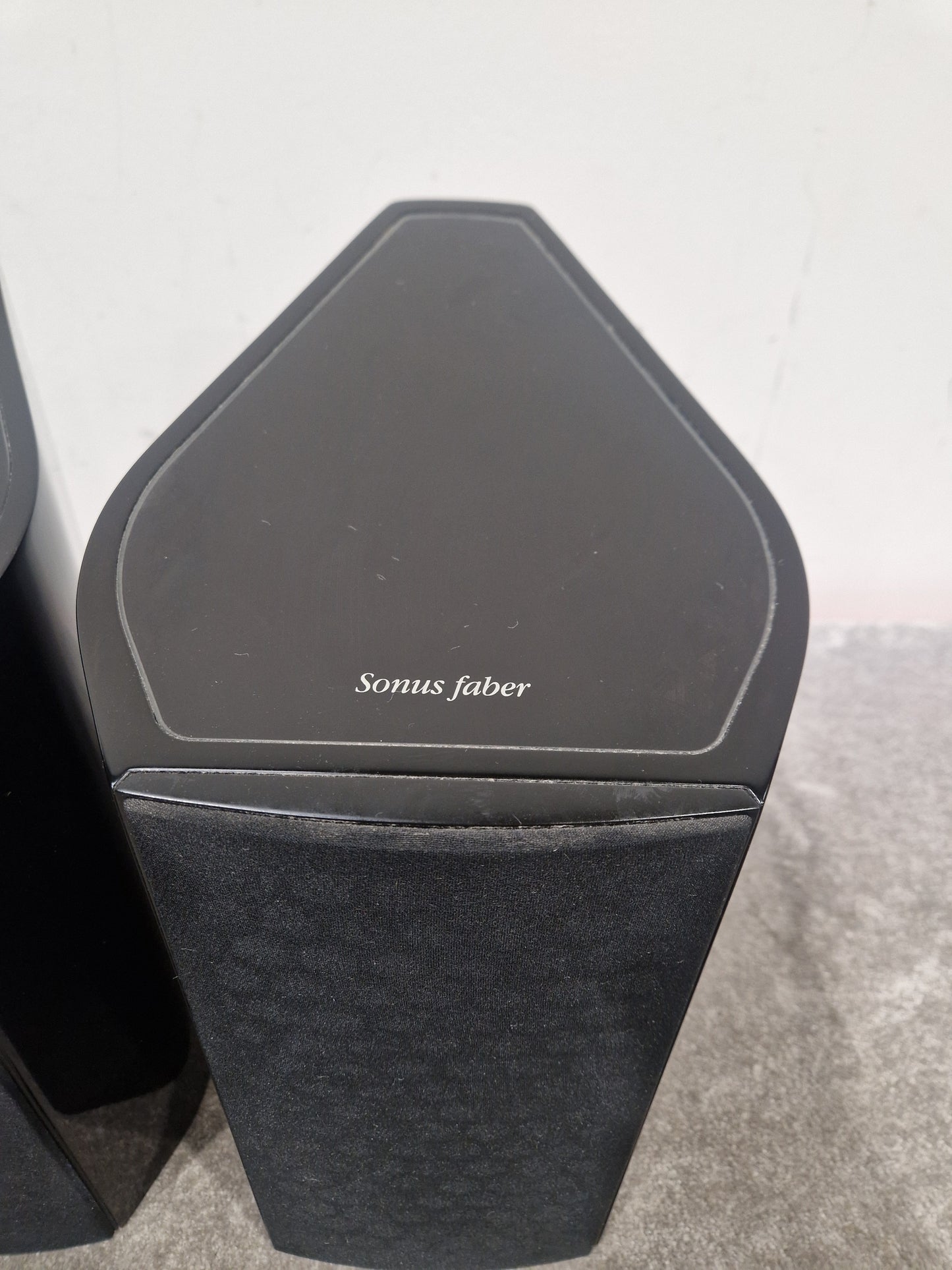 Sonus Faber Vanere 1.5 Pair Floorstanding Speakers - 2-Way Design, Curved Cabinets - Spares or Repair w/ Manuals & Stands