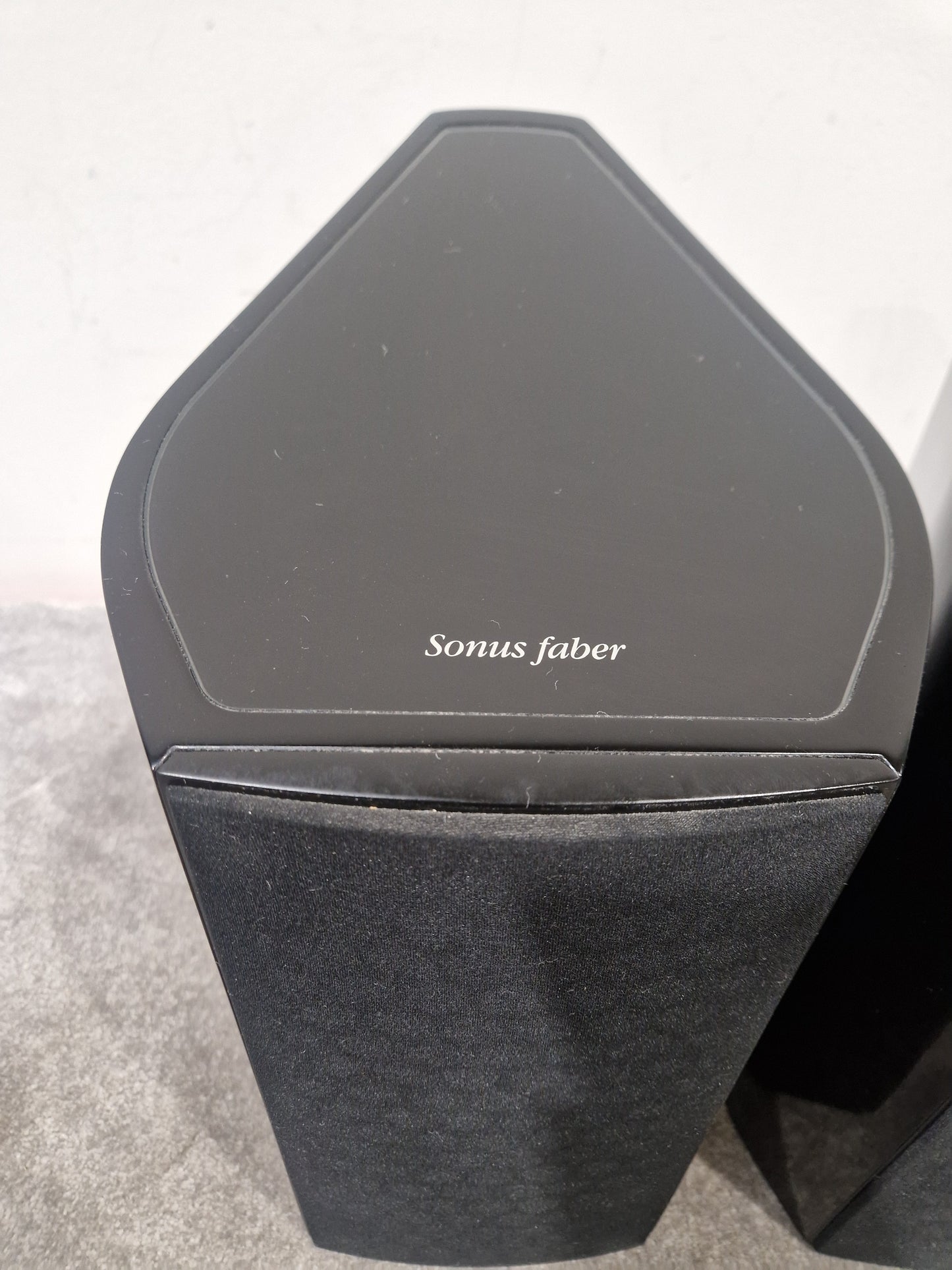 Sonus Faber Vanere 1.5 Pair Floorstanding Speakers - 2-Way Design, Curved Cabinets - Spares or Repair w/ Manuals & Stands