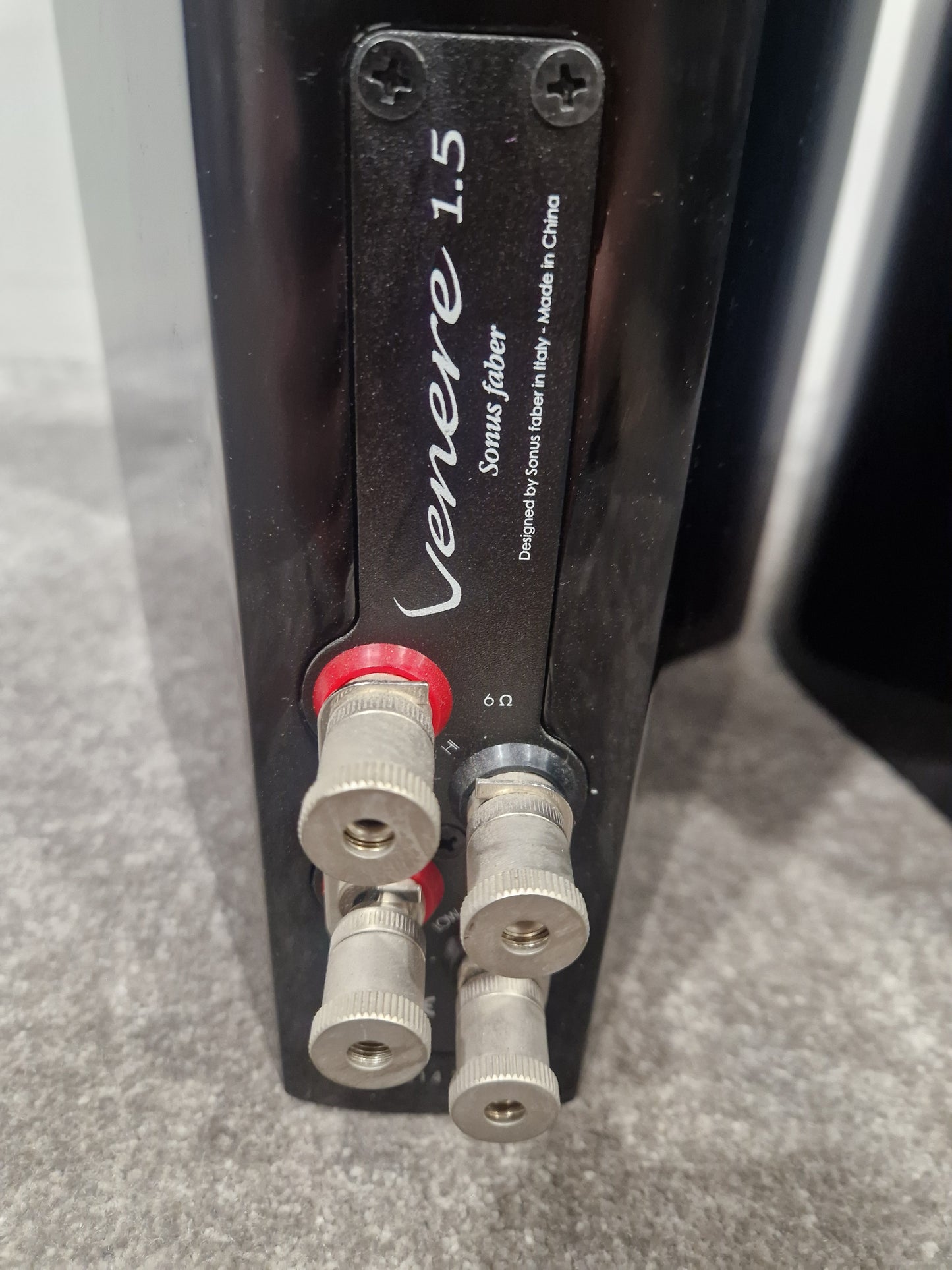 Sonus Faber Vanere 1.5 Pair Floorstanding Speakers - 2-Way Design, Curved Cabinets - Spares or Repair w/ Manuals & Stands
