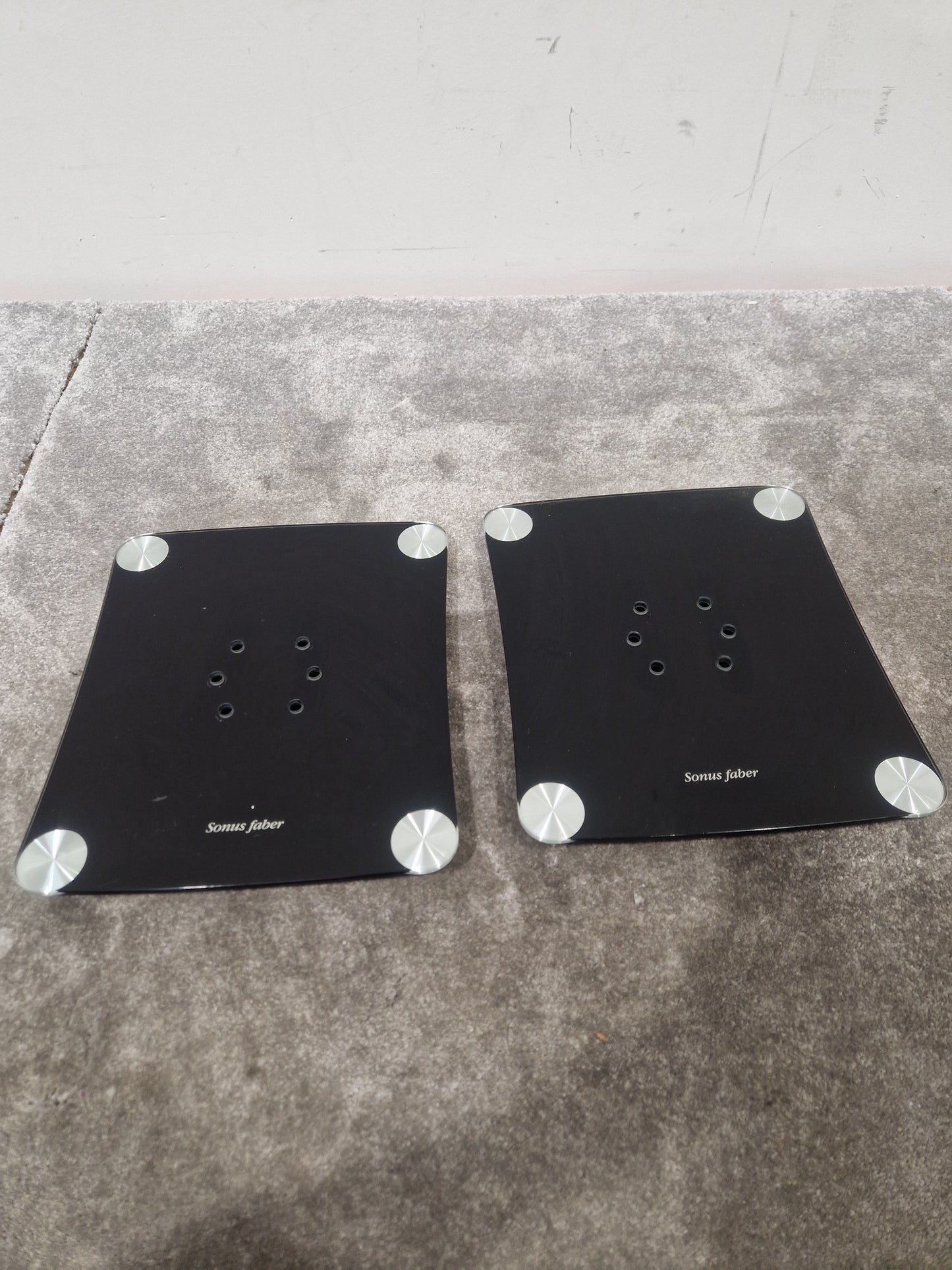 Sonus Faber Vanere 1.5 Pair Floorstanding Speakers - 2-Way Design, Curved Cabinets - Spares or Repair w/ Manuals & Stands